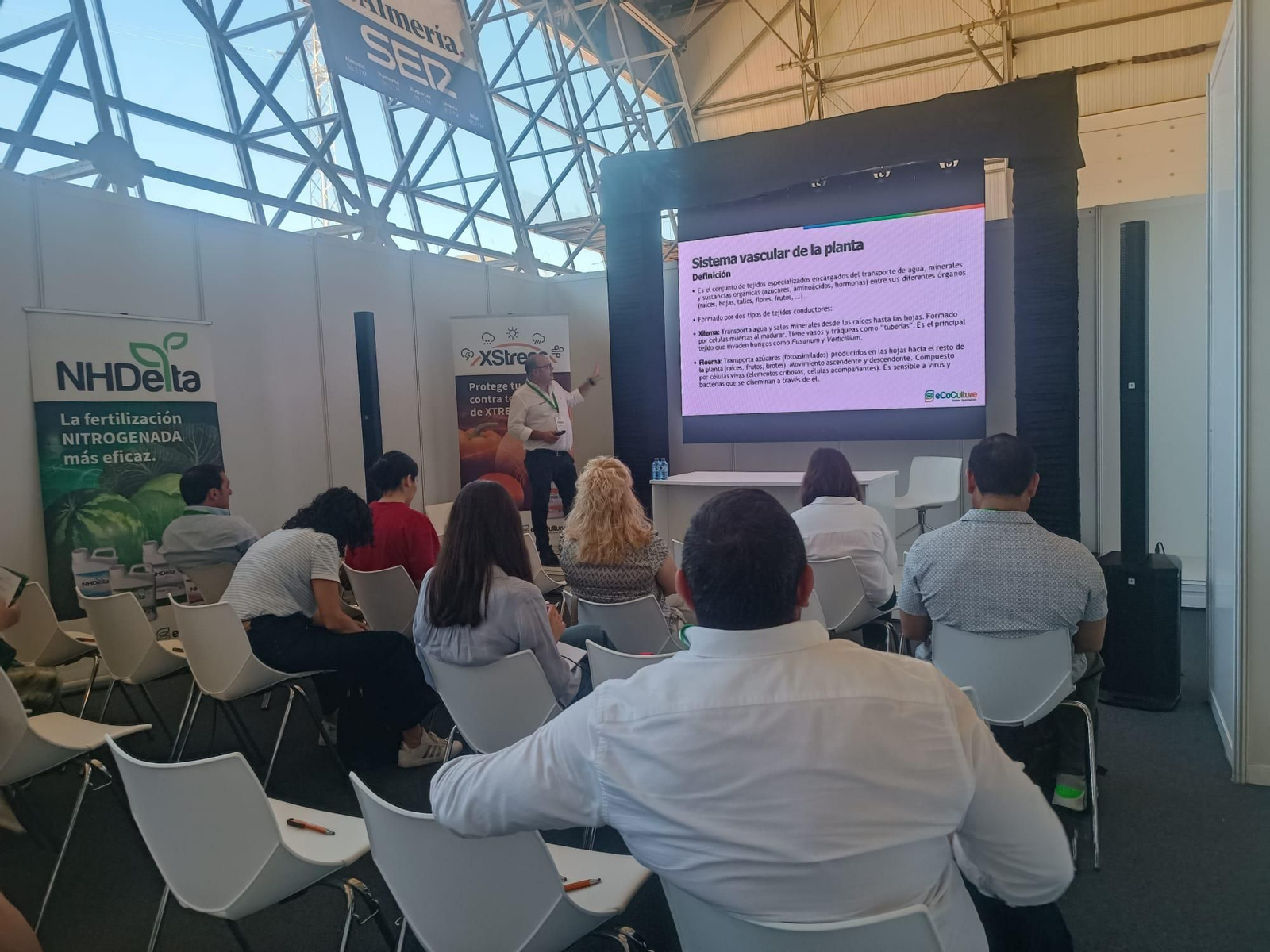 Charla de Ecoculture. Charla de Ecoculture.