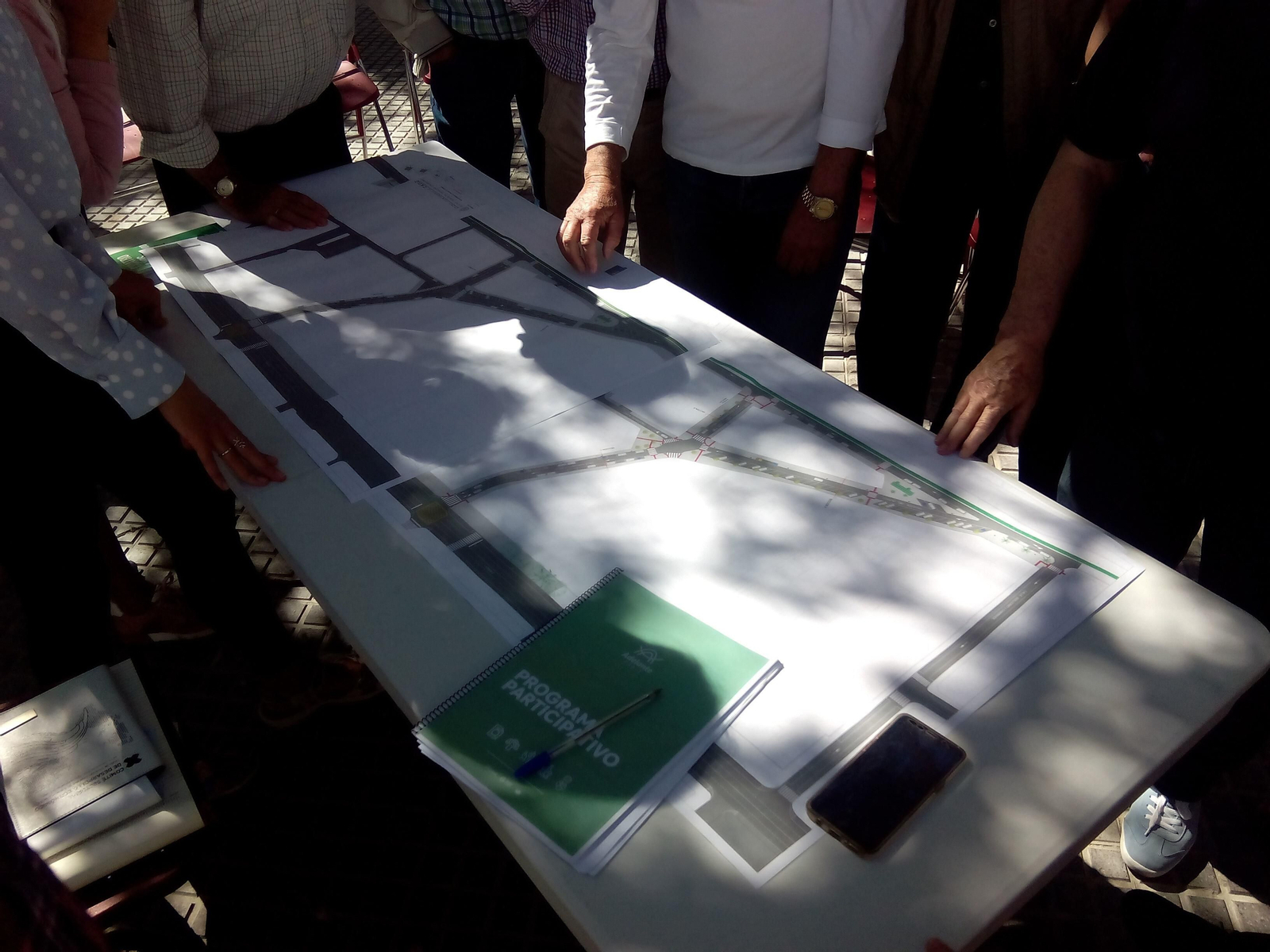 Asamblea abierta en la plaza del Árbol hace unos años para tratar el proyecto de avenida de Portugal.