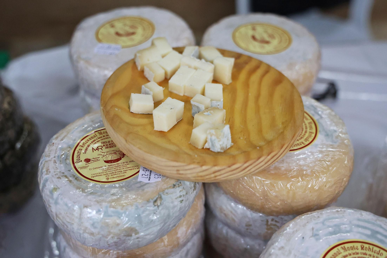 Muestra de aceites y quesos en la Diputación de Huelva (37)