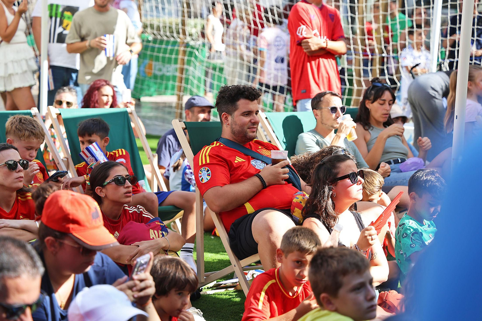 Imágenes de la Fan zone en Huelva de la Final de la Eurocopa entre Inglaterra y España Imágenes de la Fan zone en Huelva de la Final de la Eurocopa entre Inglaterra y España