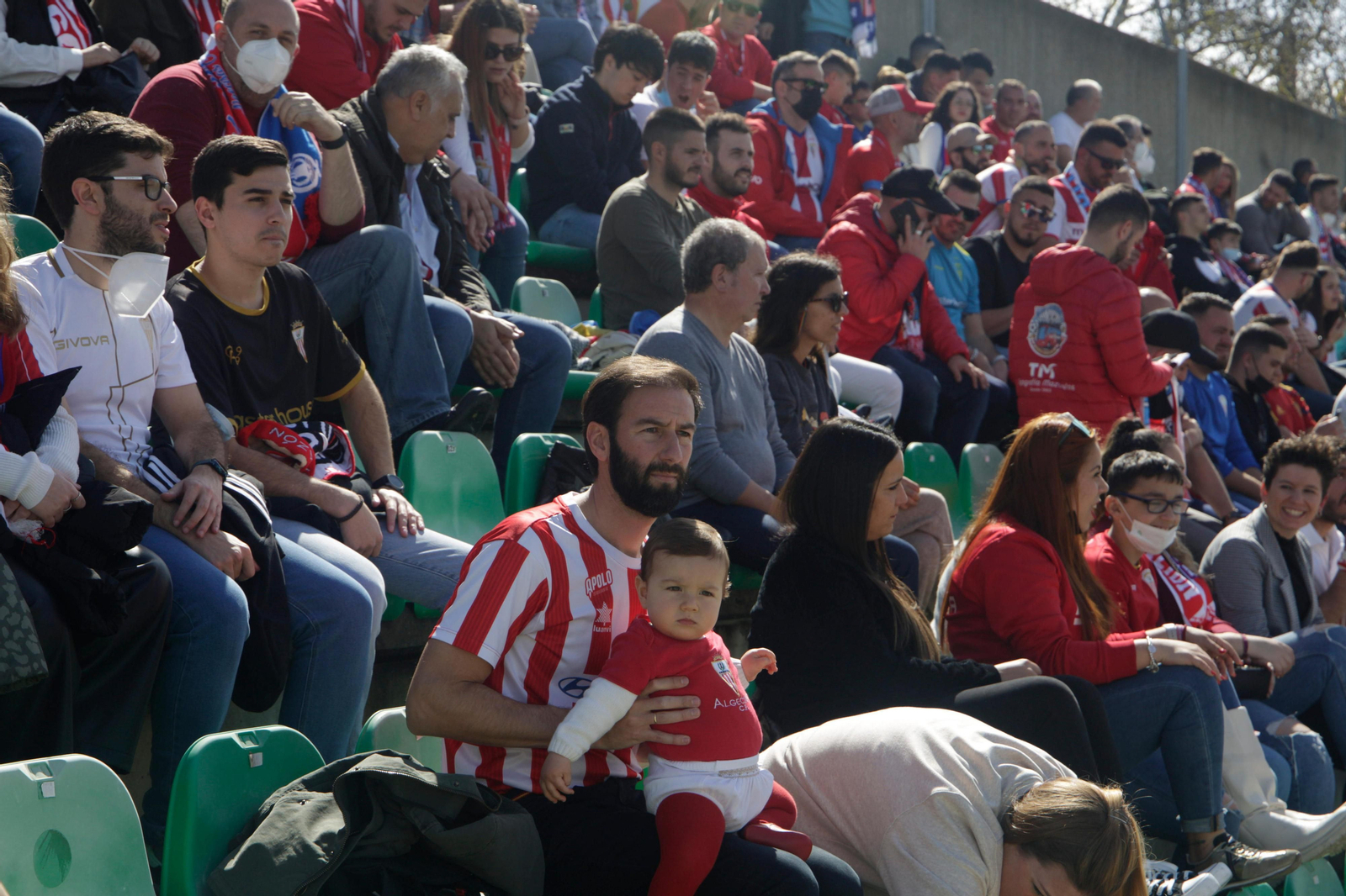 Ambiente de la afición del Algeciras CF en Sevilla