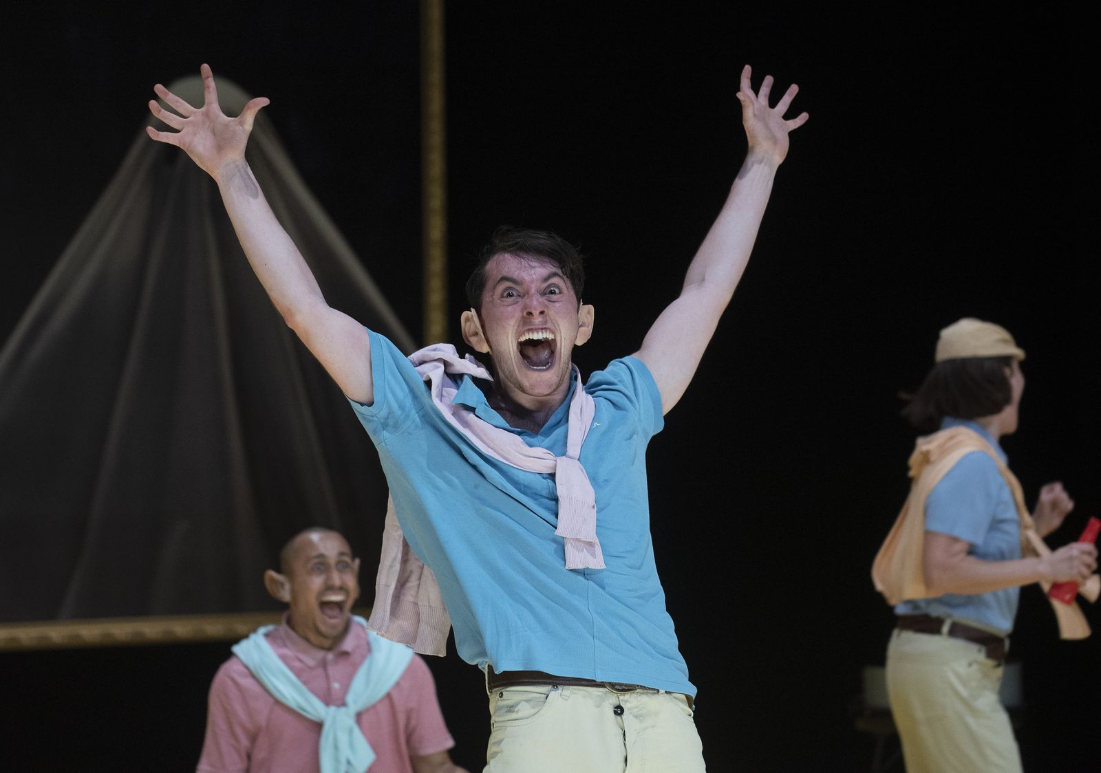 Imágenes del pase gráfico de la obra de La Resentida Oasis de la impunidad