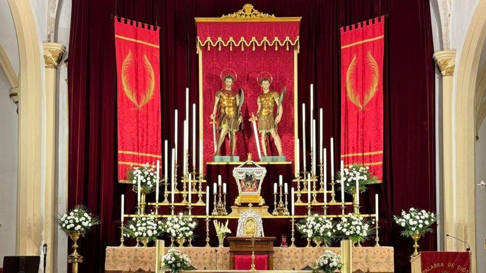 Altar de la solemne novena a San Bonoso y San Maximiano.