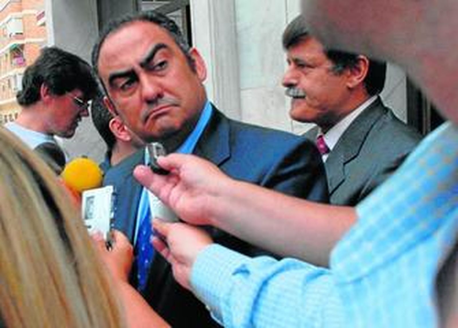 Rodríguez de Castro atiende a la prensa en una imagen de archivo.