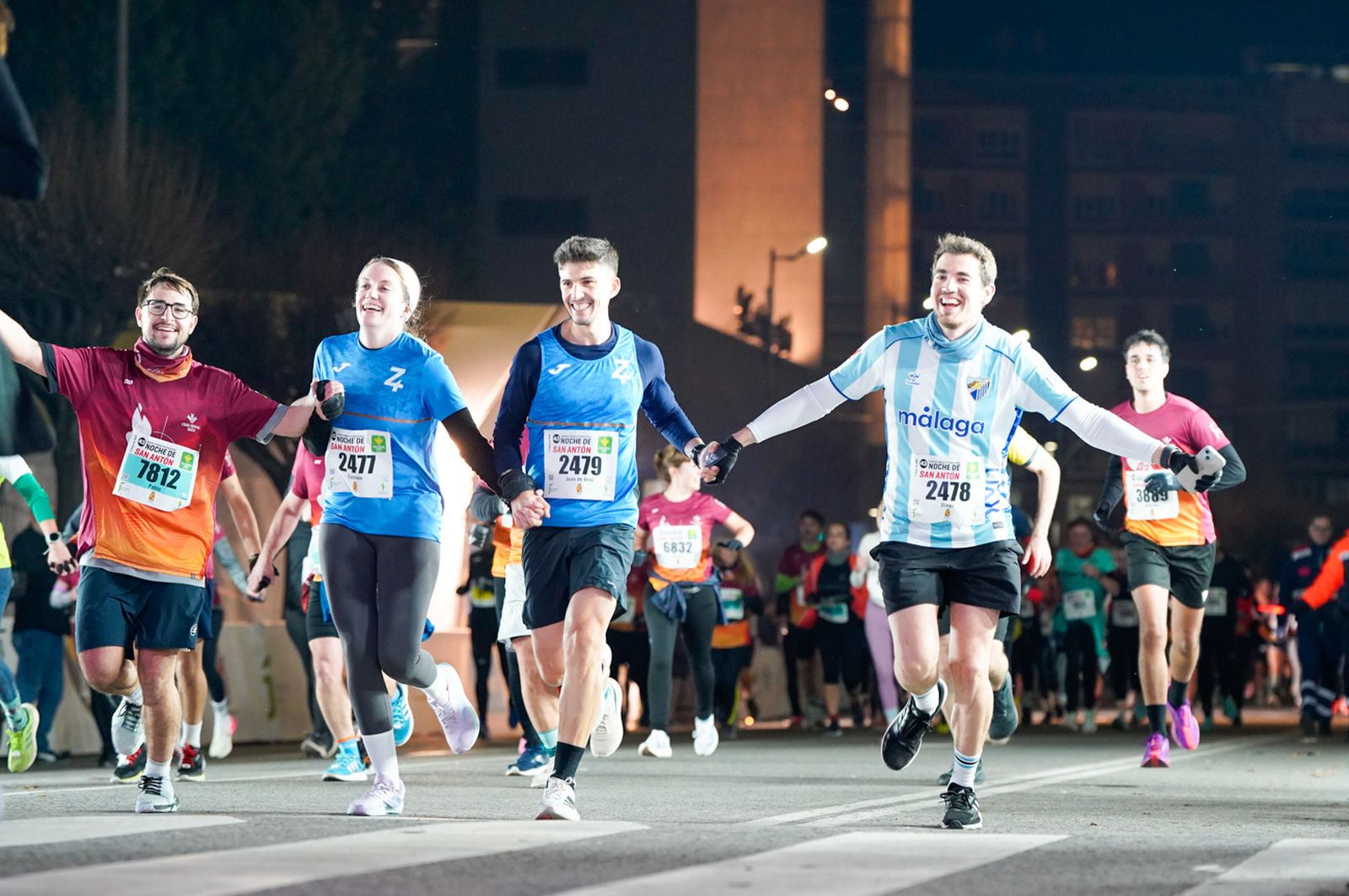 En imágenes: búscate en tu llegada a meta de la Carrera de San Antón 2026 (20)