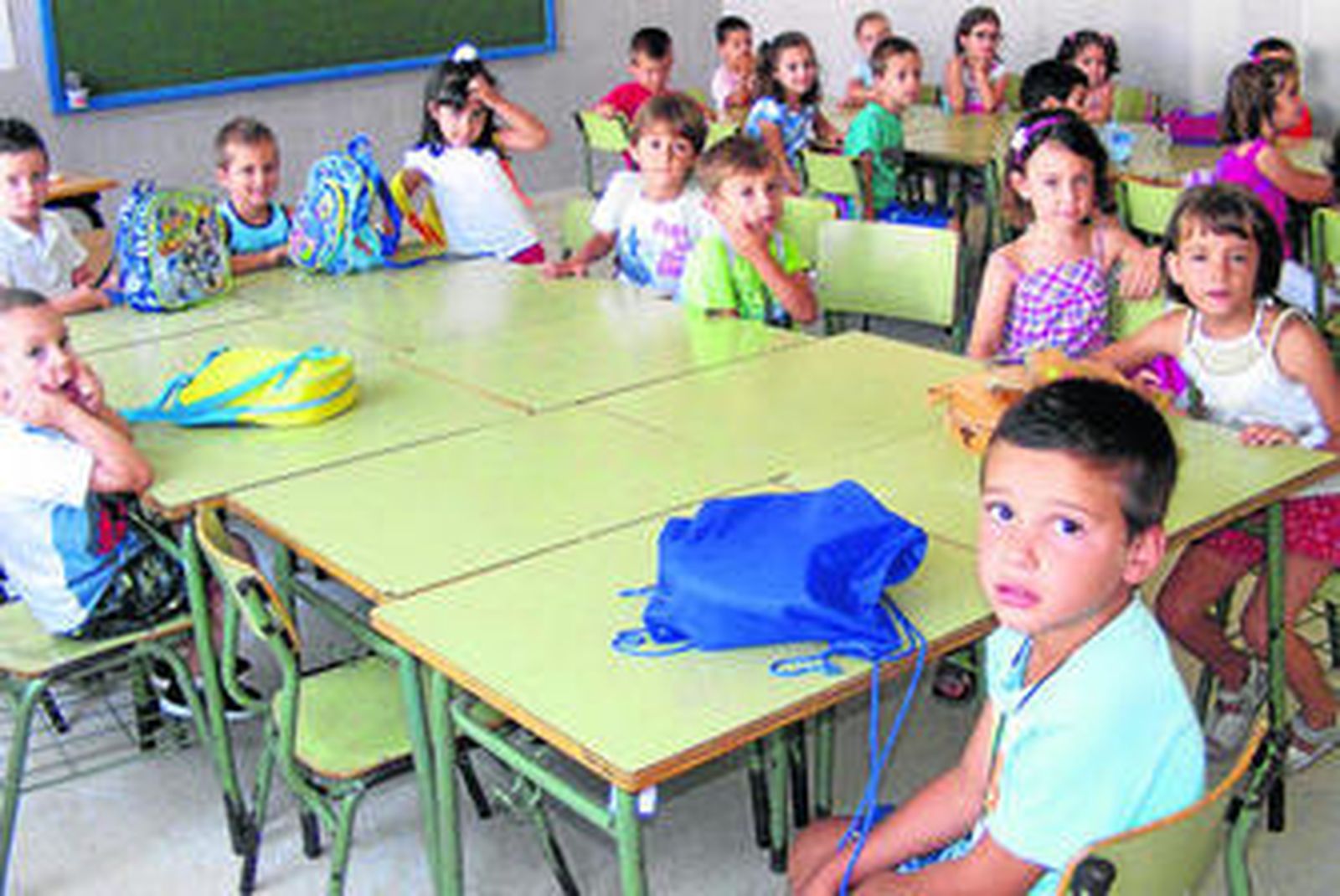 Un grupo de escolares, que participa en los campamentos de verano de Castellar.