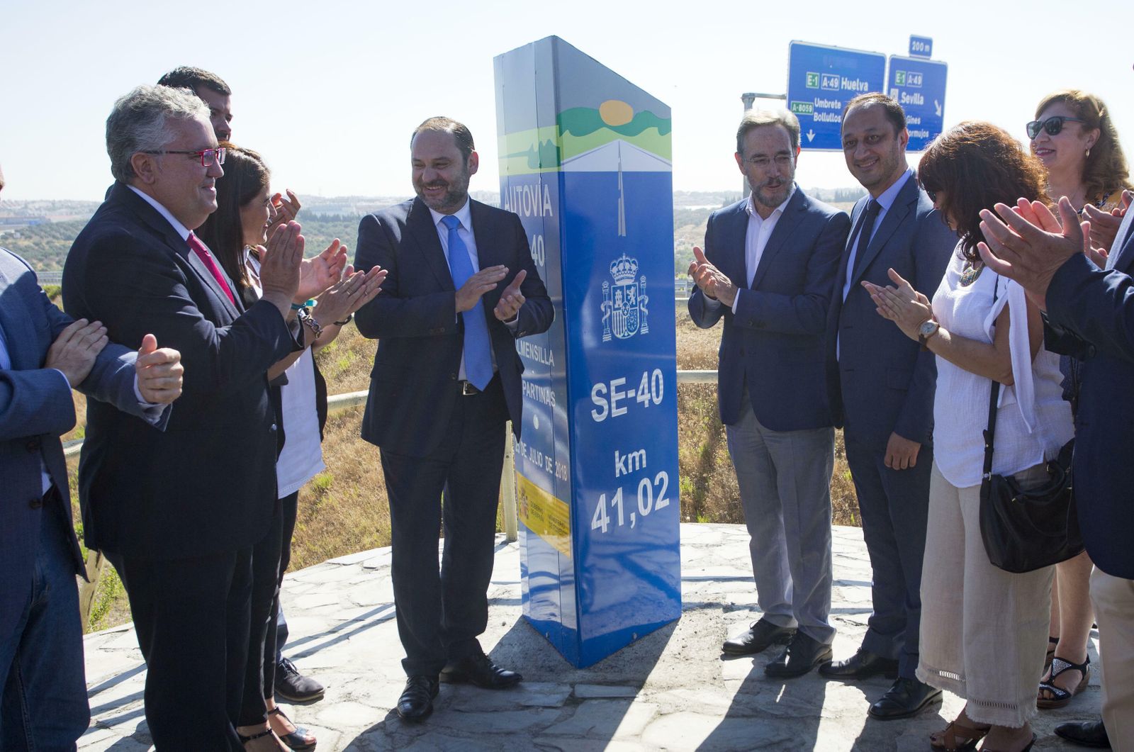 Ábalos en julio de 2018 en la inauguración de los tramos de la SE-40 de Coria a Espartinas.