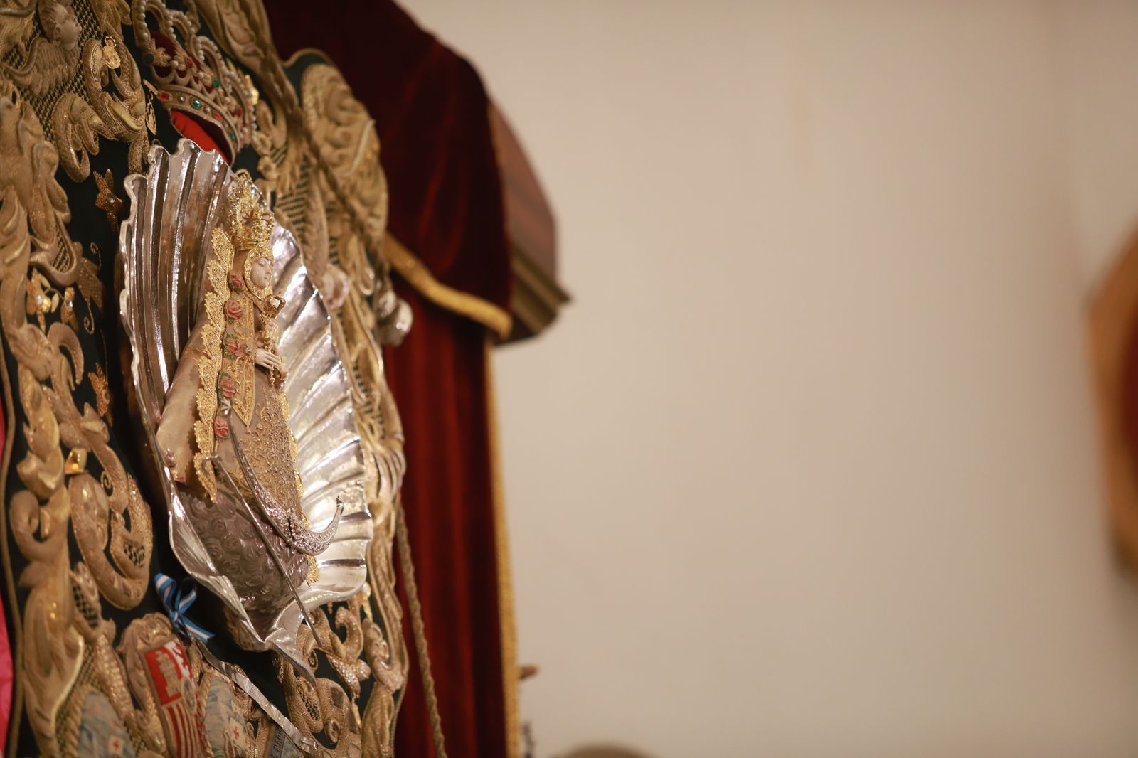 Imágenes de la función principal de Emigrantes, presidida por el obispo de Huelva, José Viaplana Blasco