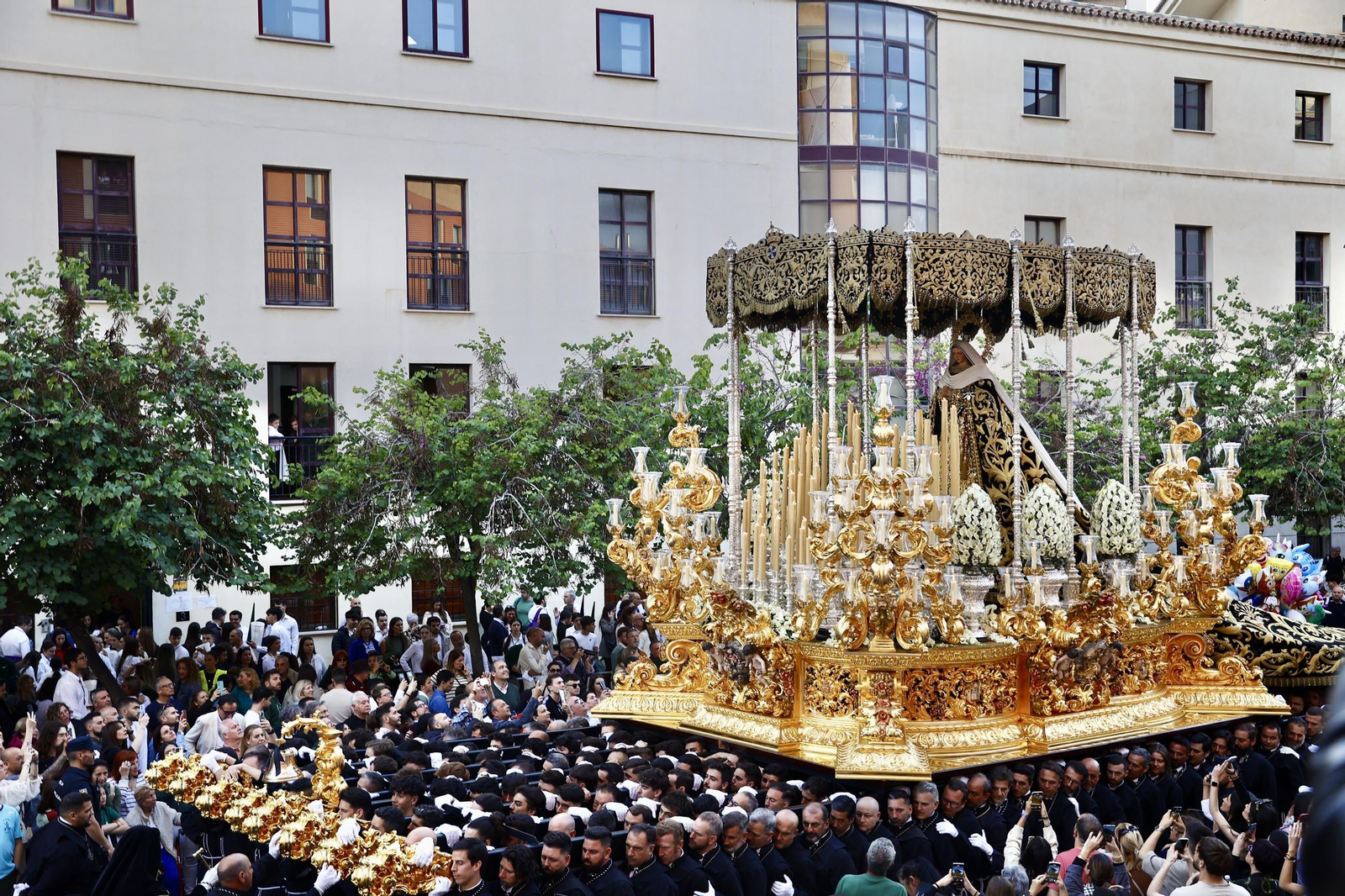 Mena en su procesión del Jueves Santo en Málaga, en fotos