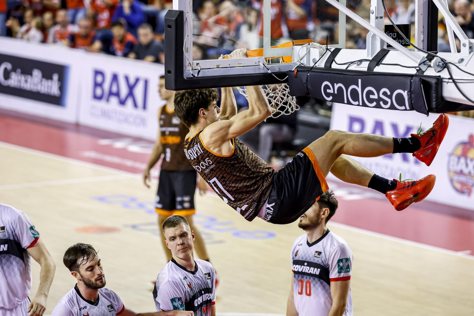 Mario Saint-Supéry, 13 puntos y varios highlights ante el Granada