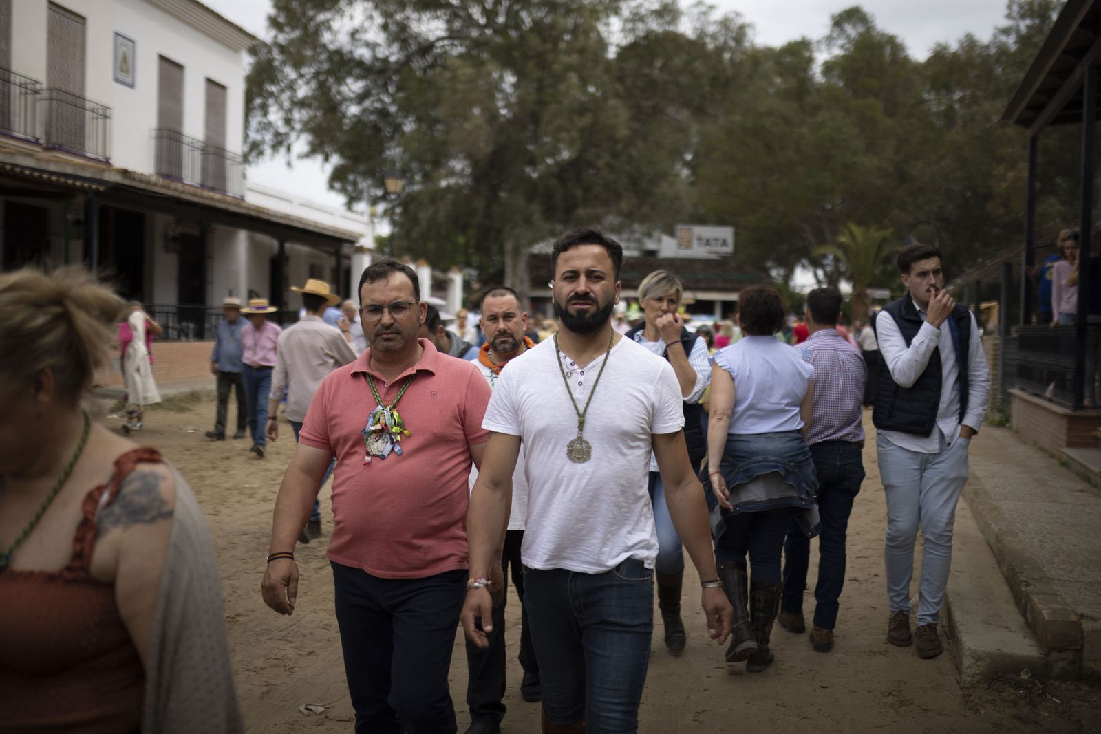 El Rocío 2023: Imágenes de ambiente en la aldea durante la presentación de las Hermandades