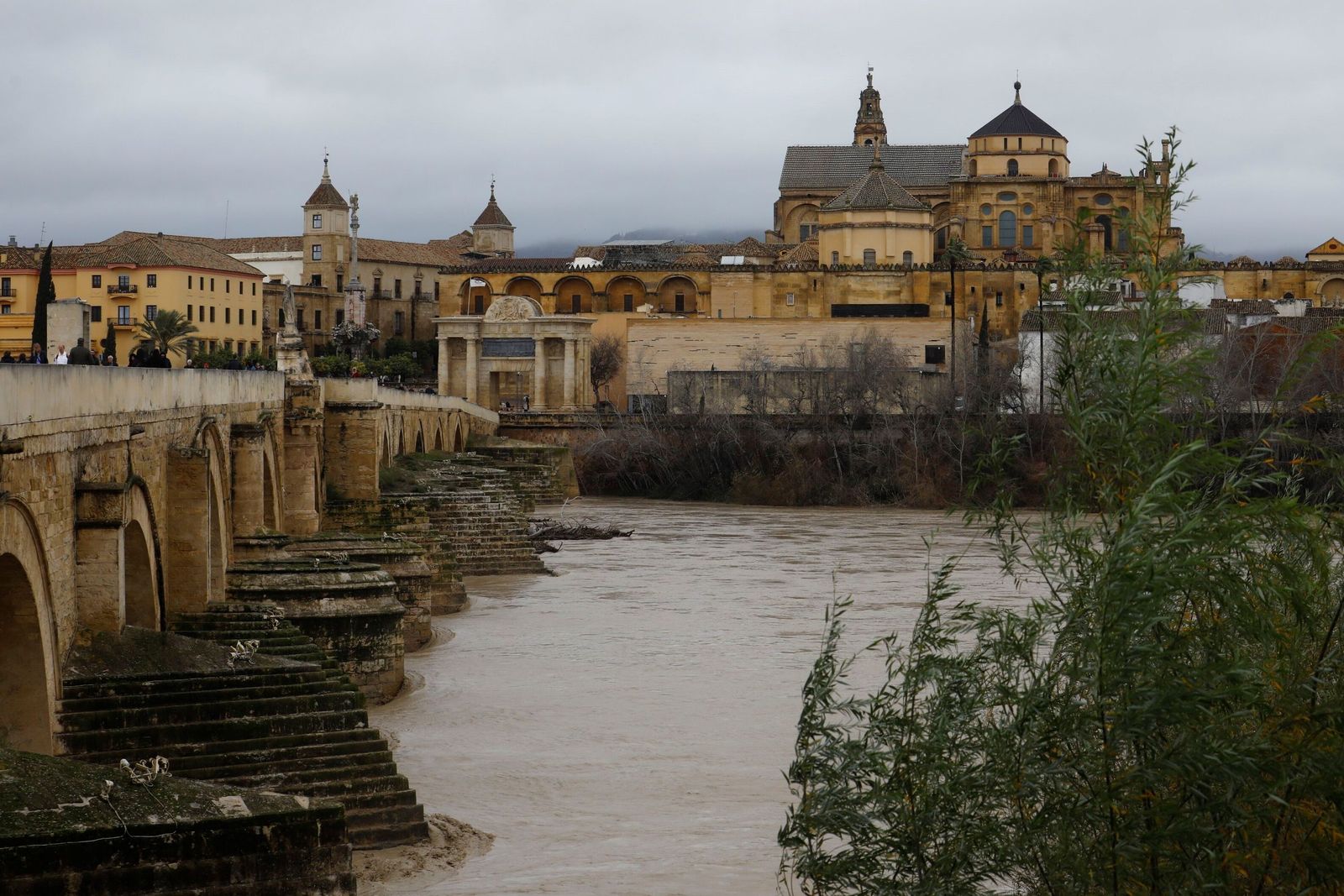 El río Guadalquivir a su paso por Córdoba tras la borrasca Kristin