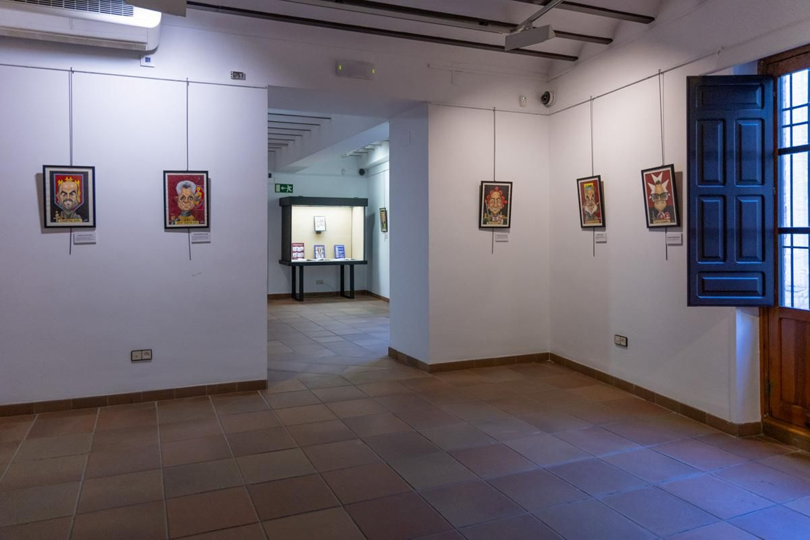 En imágenes: Juan Hervás retrata con caricaturas a destacados personajes de la Batalla de las Navas de Tolosa en esta exposición