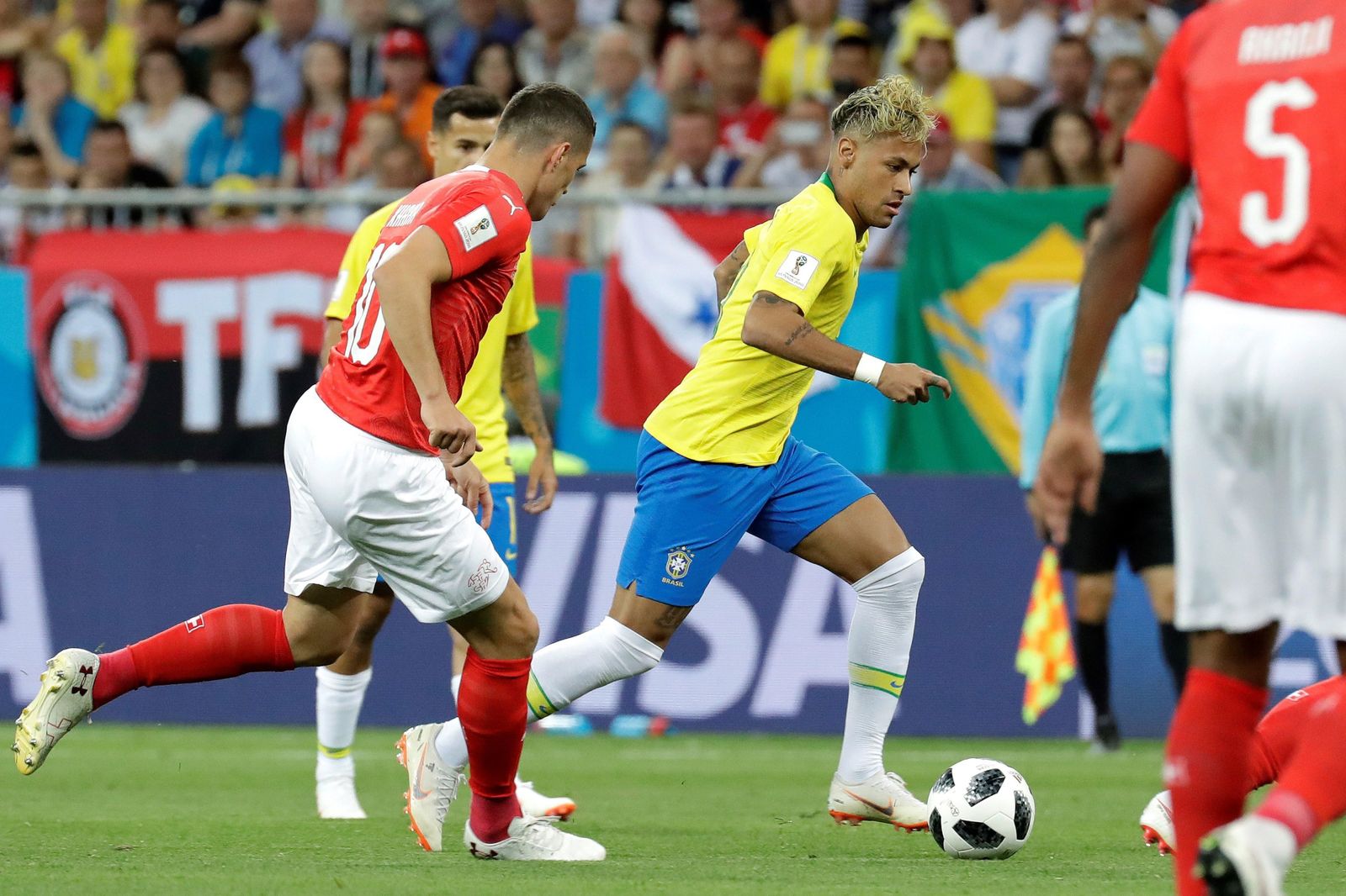 Las imágenes del Brasil-Suiza