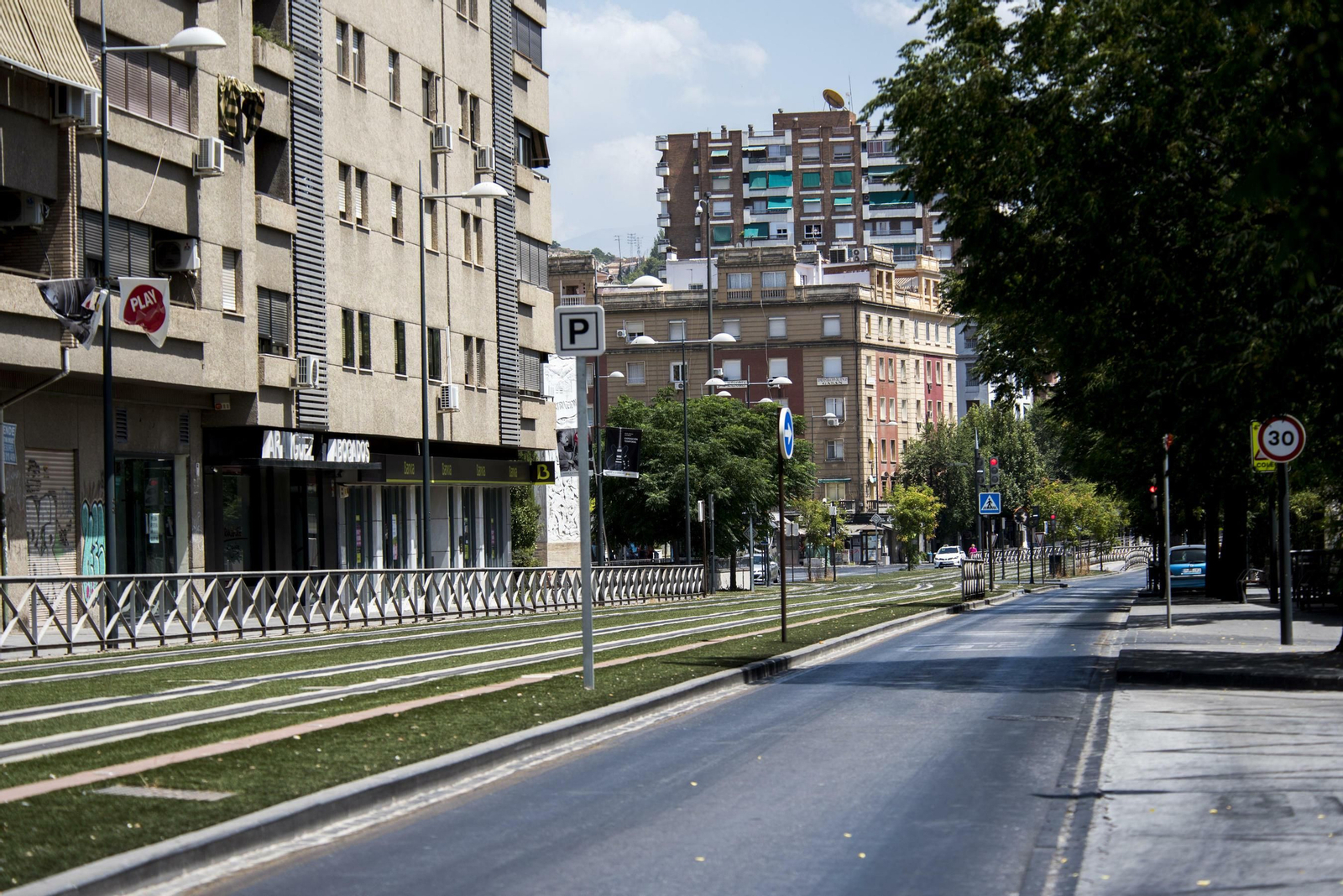 Imágenes de una Granada desierta