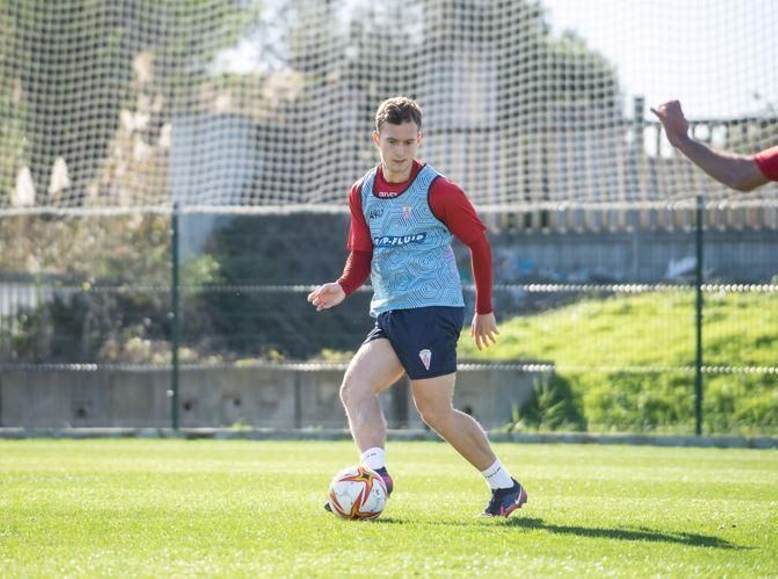 Rafa Tresaco se ejercita en los anexos.