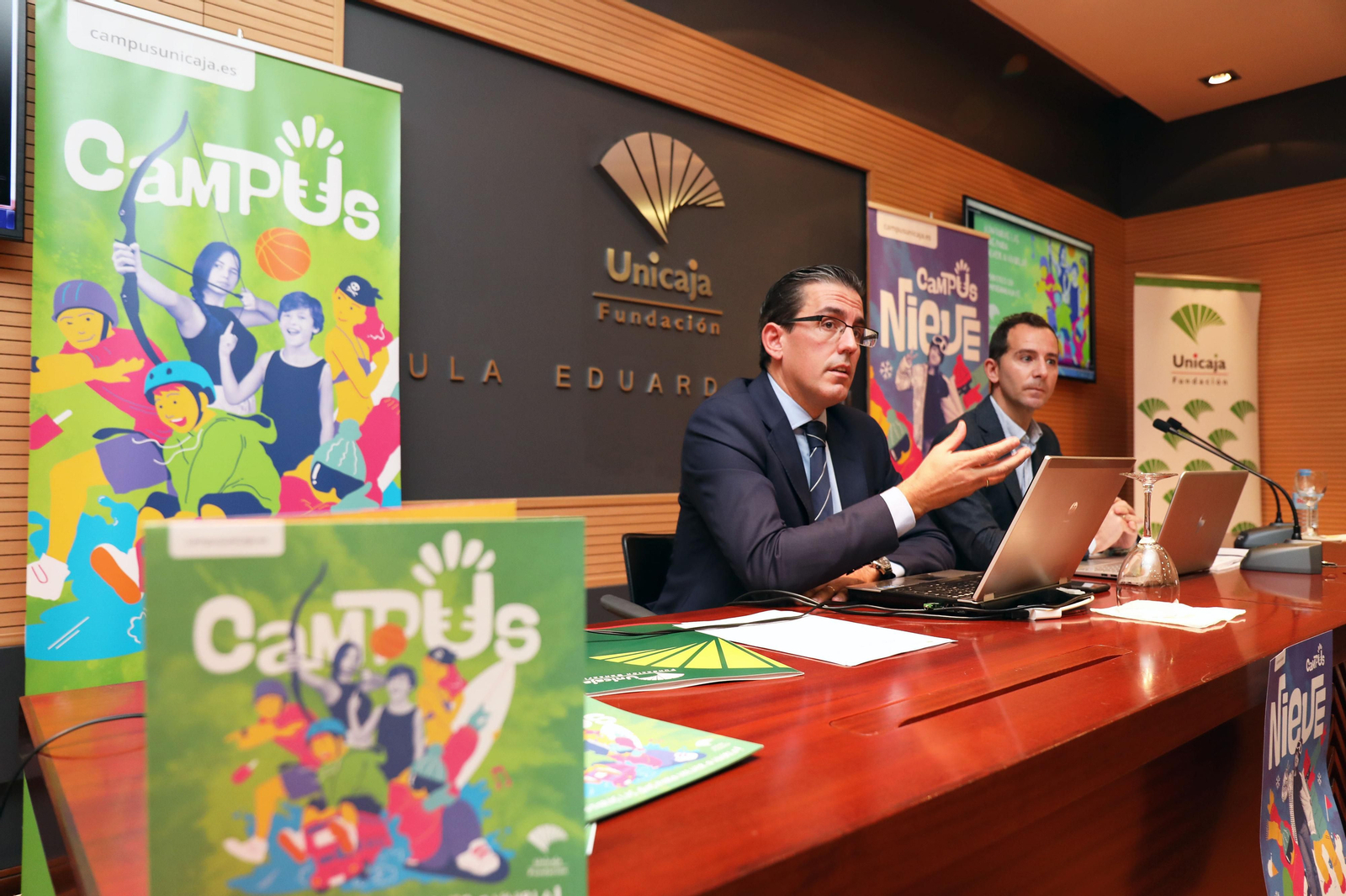 El director general de la Fundación Unicaja, Sergio Corral, y el director de los Campus, Manuel Dorado.