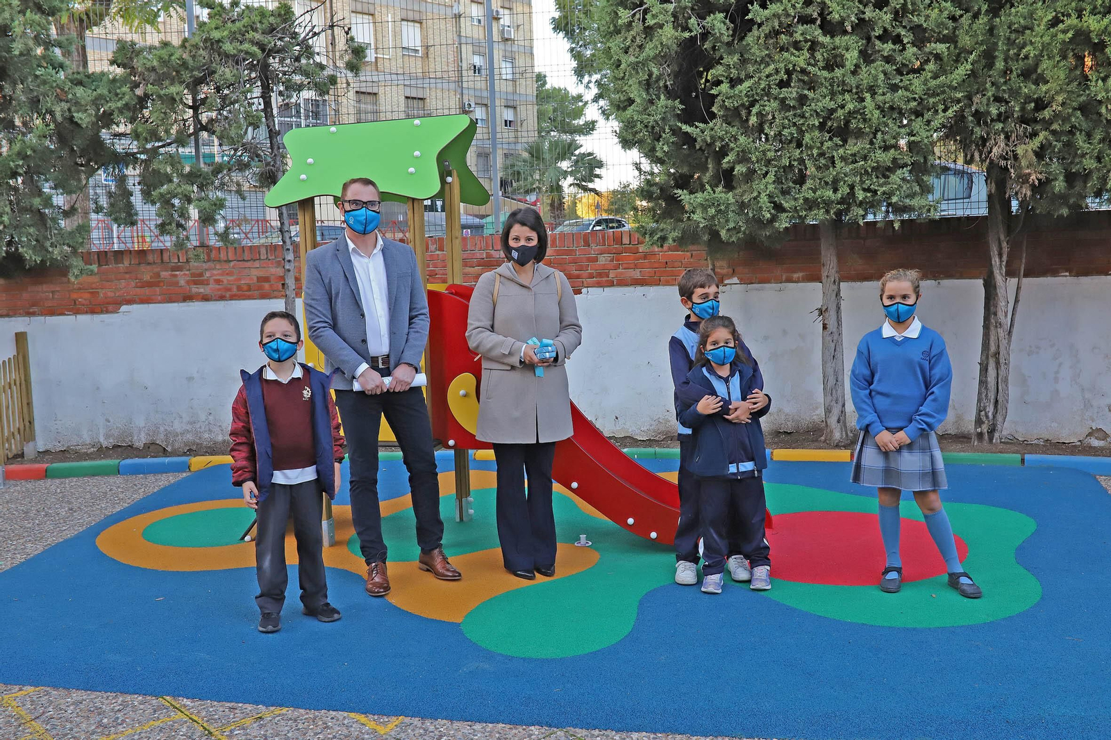 El parque infantil ‘Un patio de ensueño’ del colegio Safa, construido con el premio de LUZ Shopping.