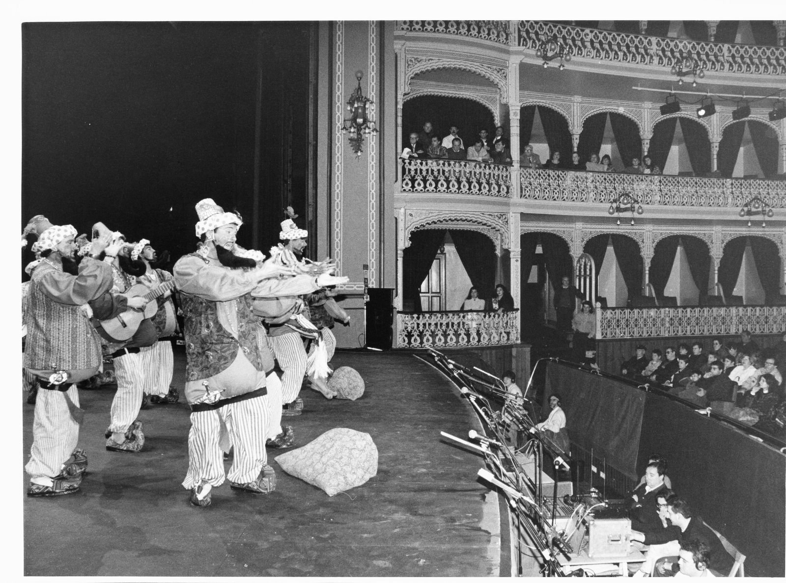 La chirigota 'El ladrón de Bagdad y to los demás de mentida'.