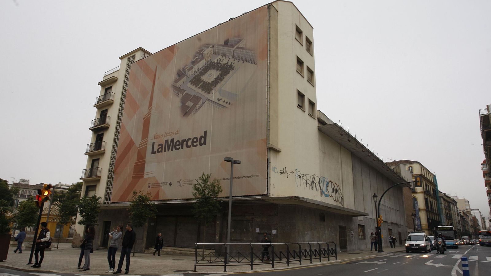 Salto hasta el año 2012, los cines cerrados forman parte de la imagen de La Merced.