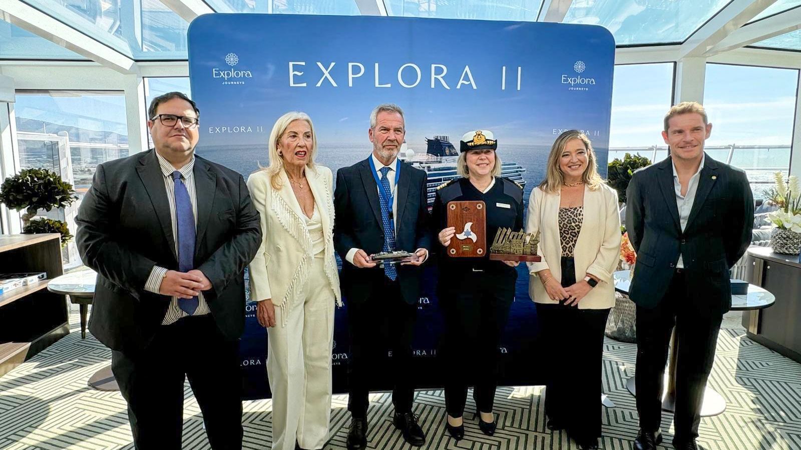 Acto de entrega de la metopa dentro del crucero