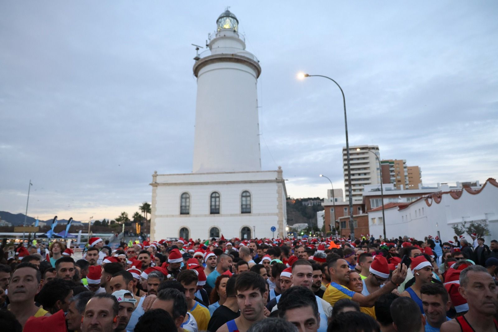 Las fotos de la San Silvestre del Real Club Mediterráneo en Málaga