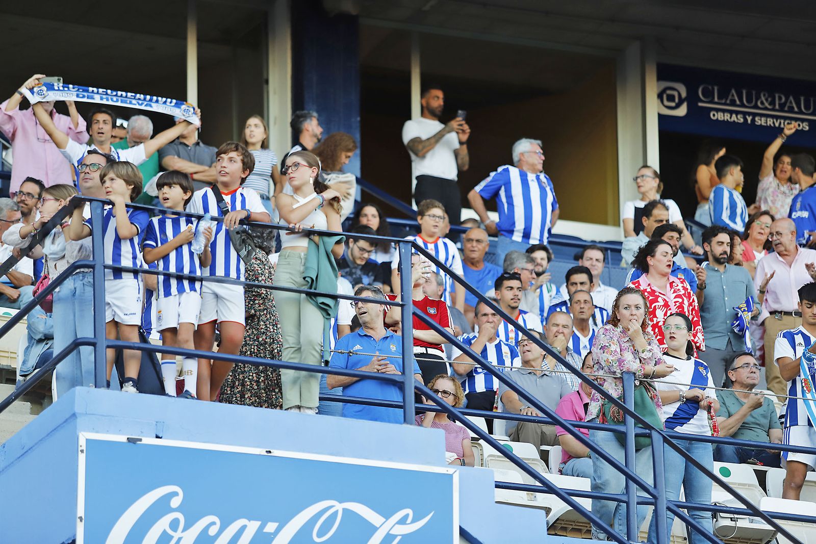 Imágenes del ambiente en el encuentro entre el Recreativo de Huelva y el CD Castellón