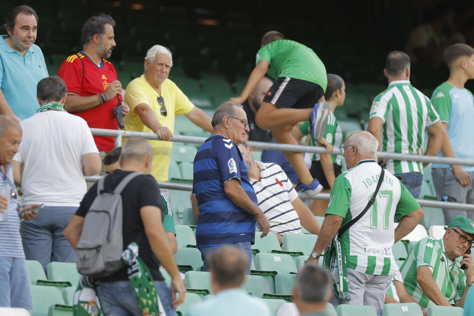 Búscate en las fotos del Betis-Atlético de Madrid