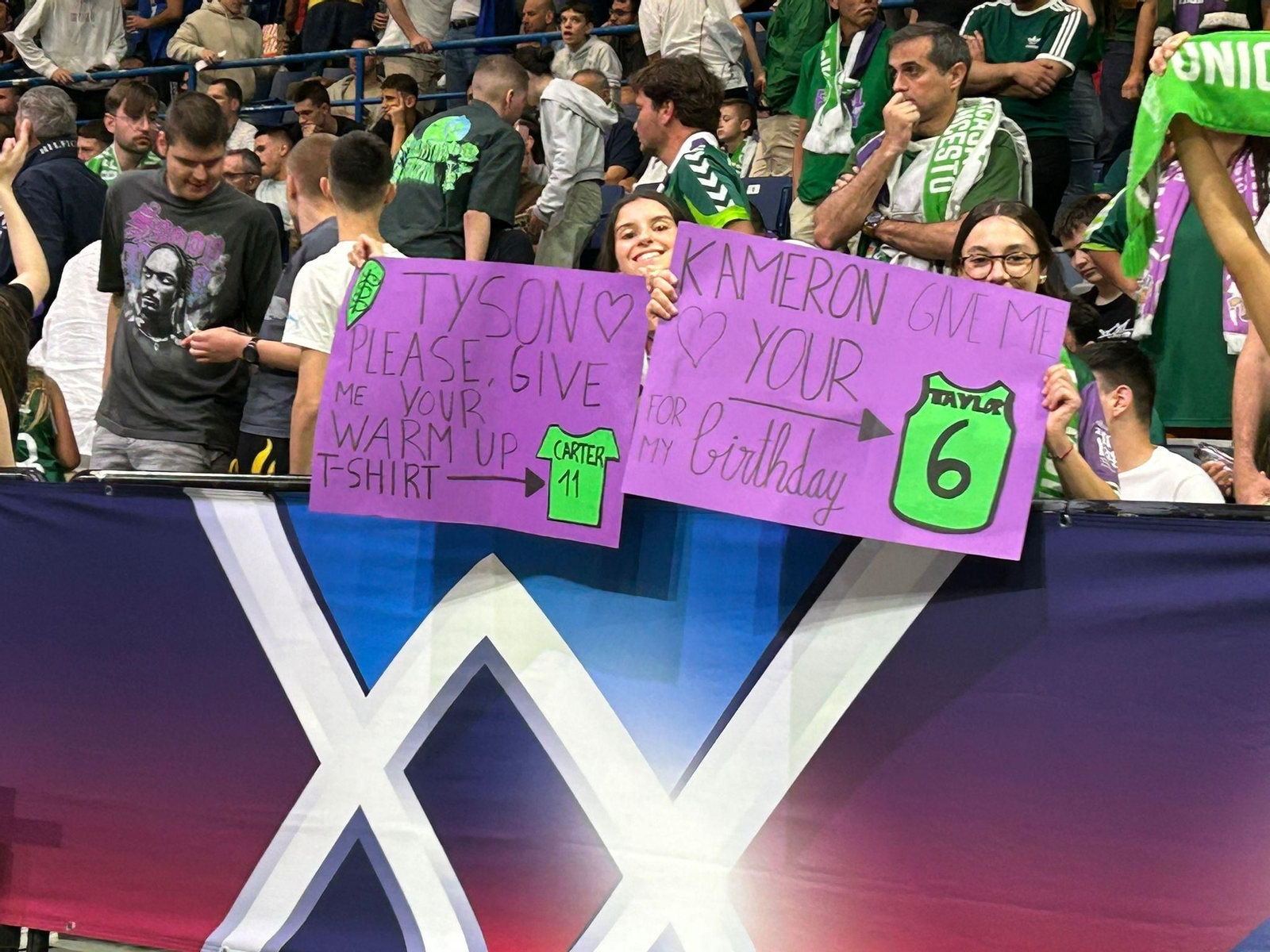 Búscate en las gradas en el Lenovo Tenerife - Unicaja de la final de la BCL