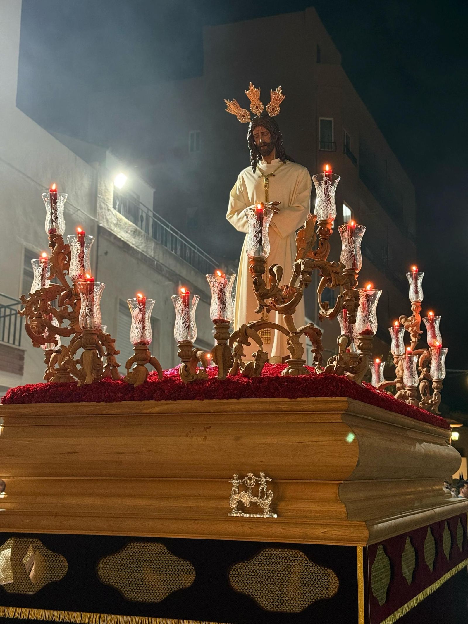 El nuevo trono del Cristo de la Pasión de Olula del Río.