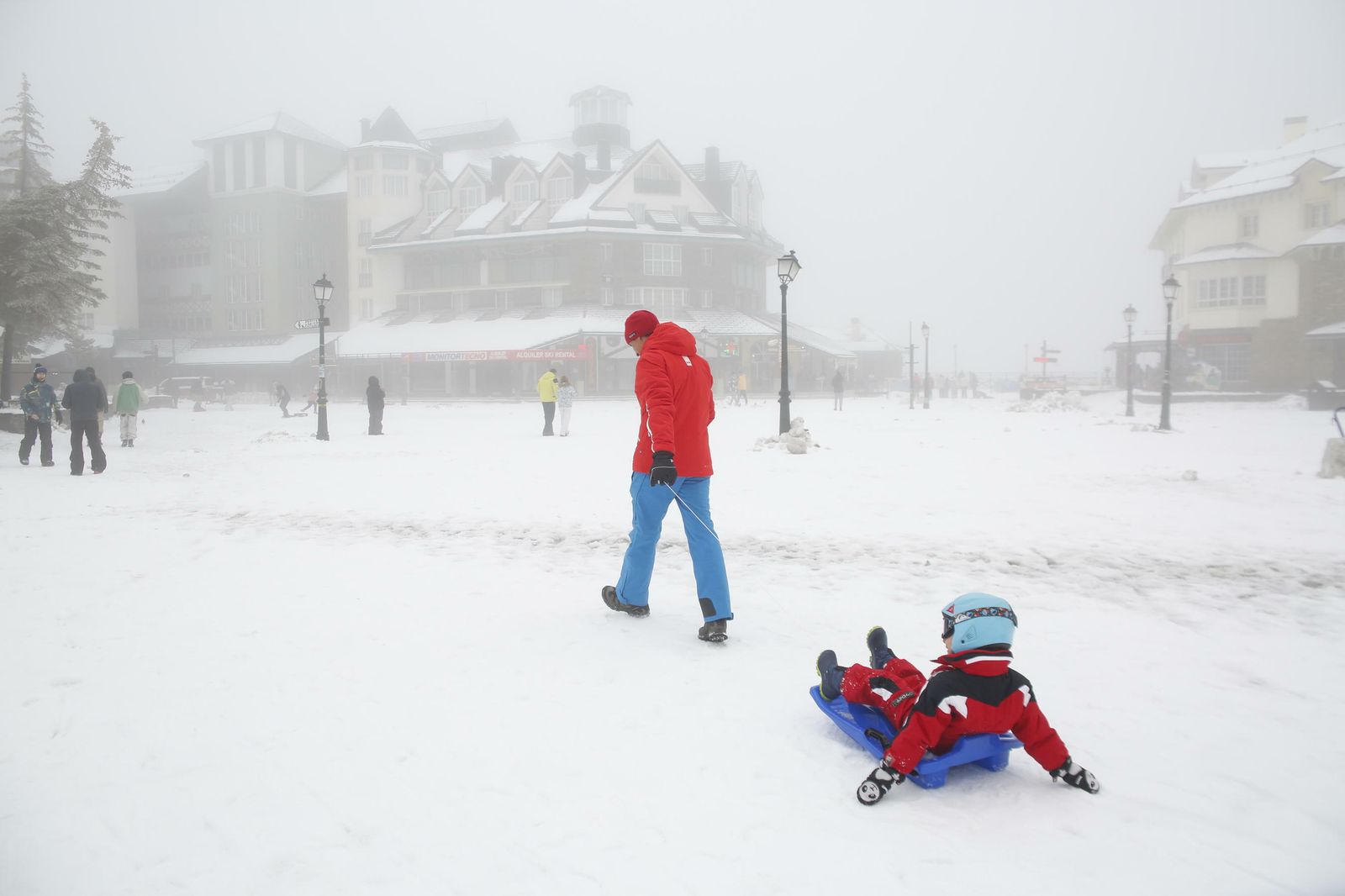 Todas las imágenes del estreno de la temporada de esquí en Sierra Nevada