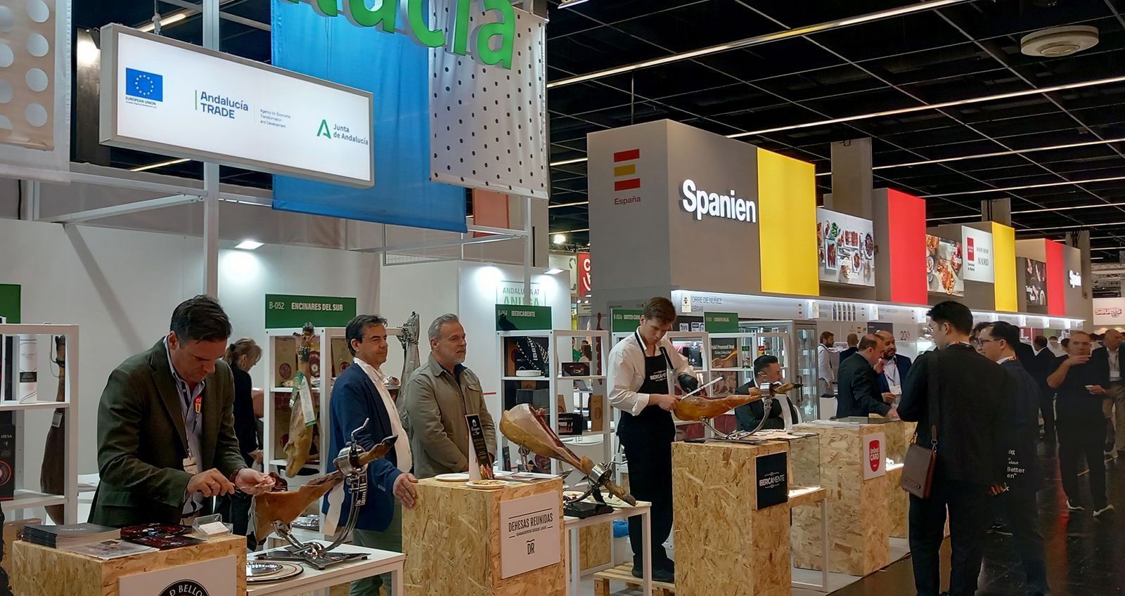 Representantes andaluces en la feria Anuga de Colonia (Alemania).