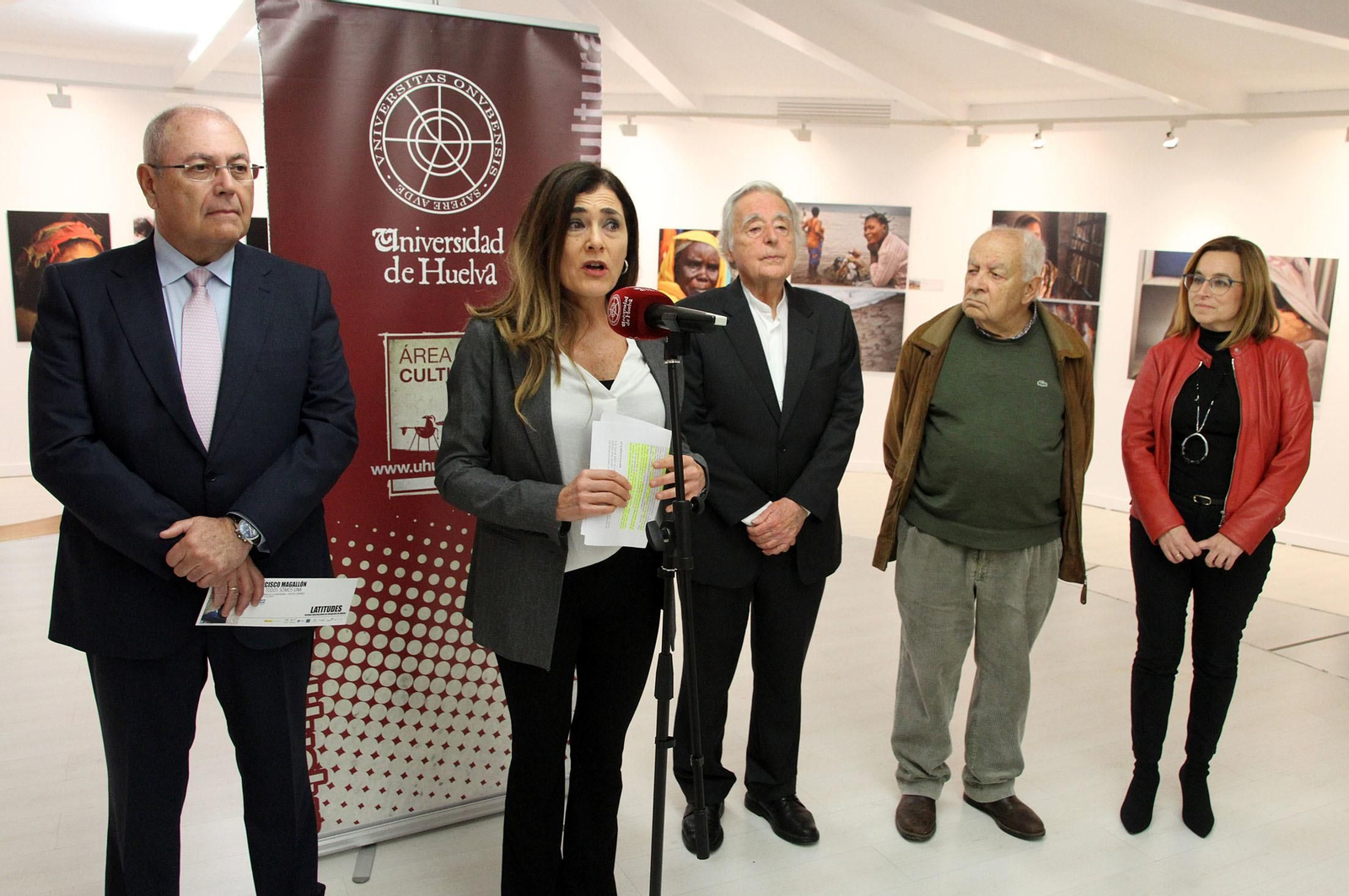 Latitudes. Exposición de Francisco Magallón "Mujer: Todos Somos Una", en imágenes