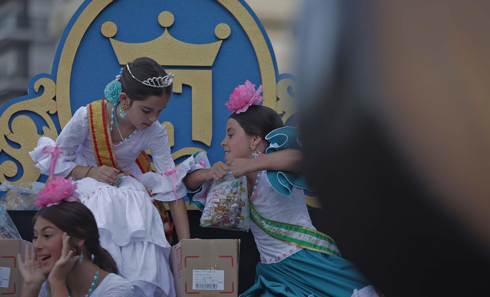 Búscate en las fotos de la cabalgata de la Feria Real de Algeciras 2025