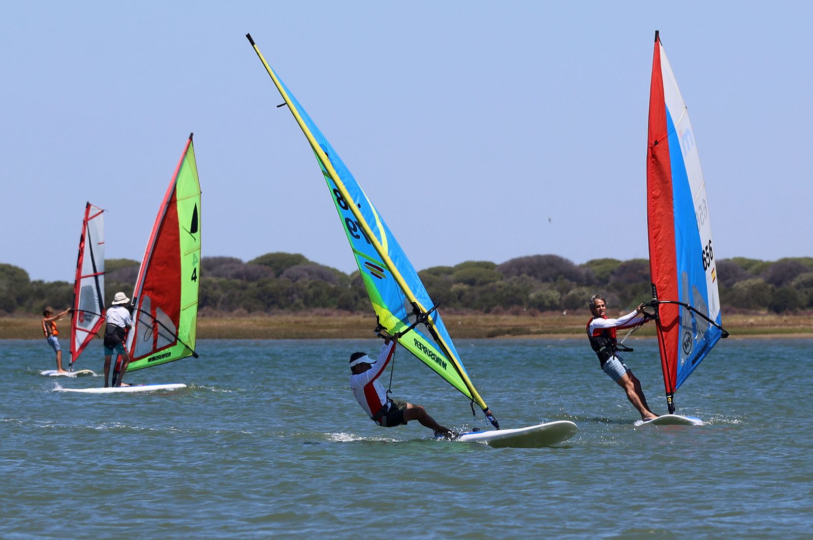Imágenes veraniegas en Punta Umbría y en las playas de El Portil y La Bota