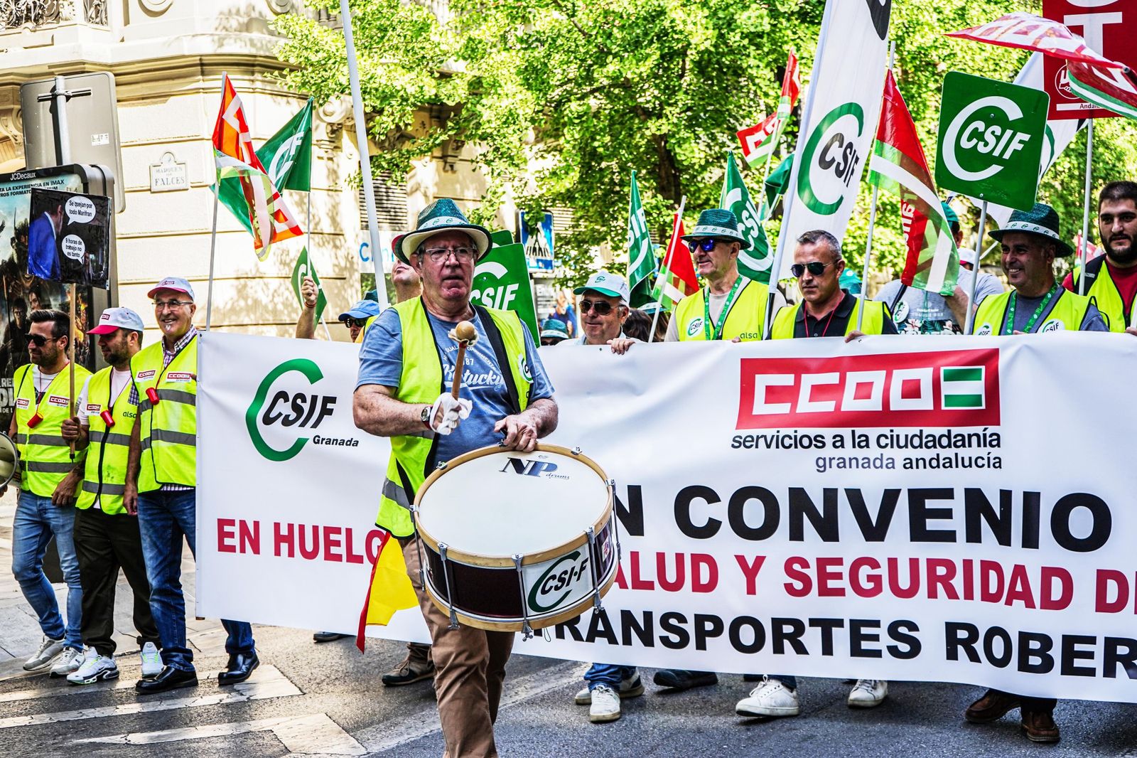 Cabecera de la manifestación celebrada este lunes en Granada.