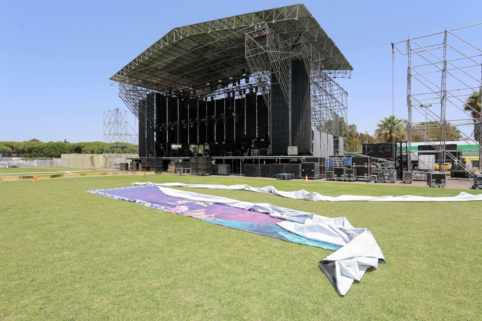 Este lunes comenzaron los trabajos de montaje en la Ciudad Deportiva.