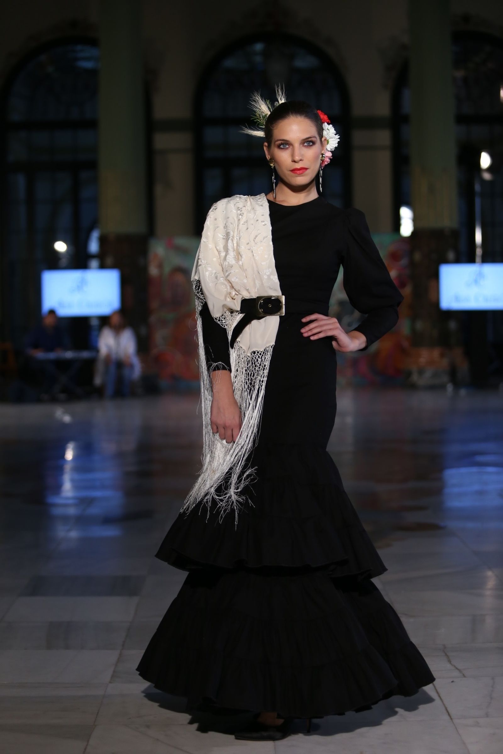 El traje de flamenca negro de 2019, sinónimo de elegancia