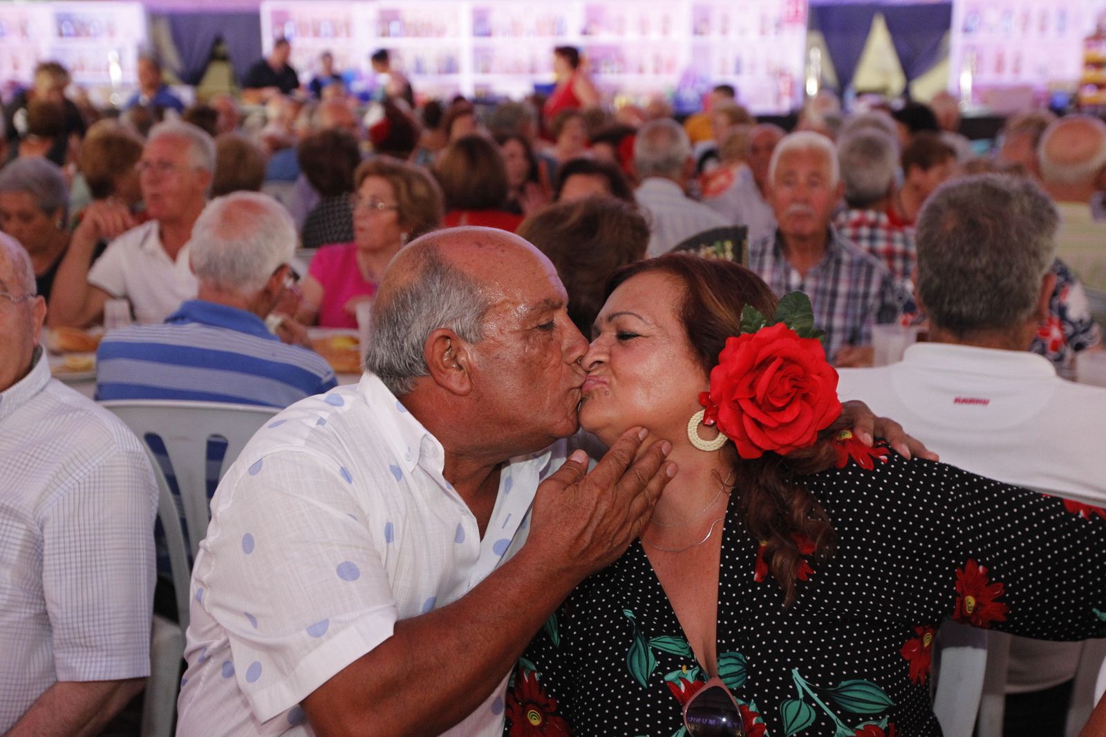 Fotogalería comida homenaje a los mayores. Feria de Almería 2019