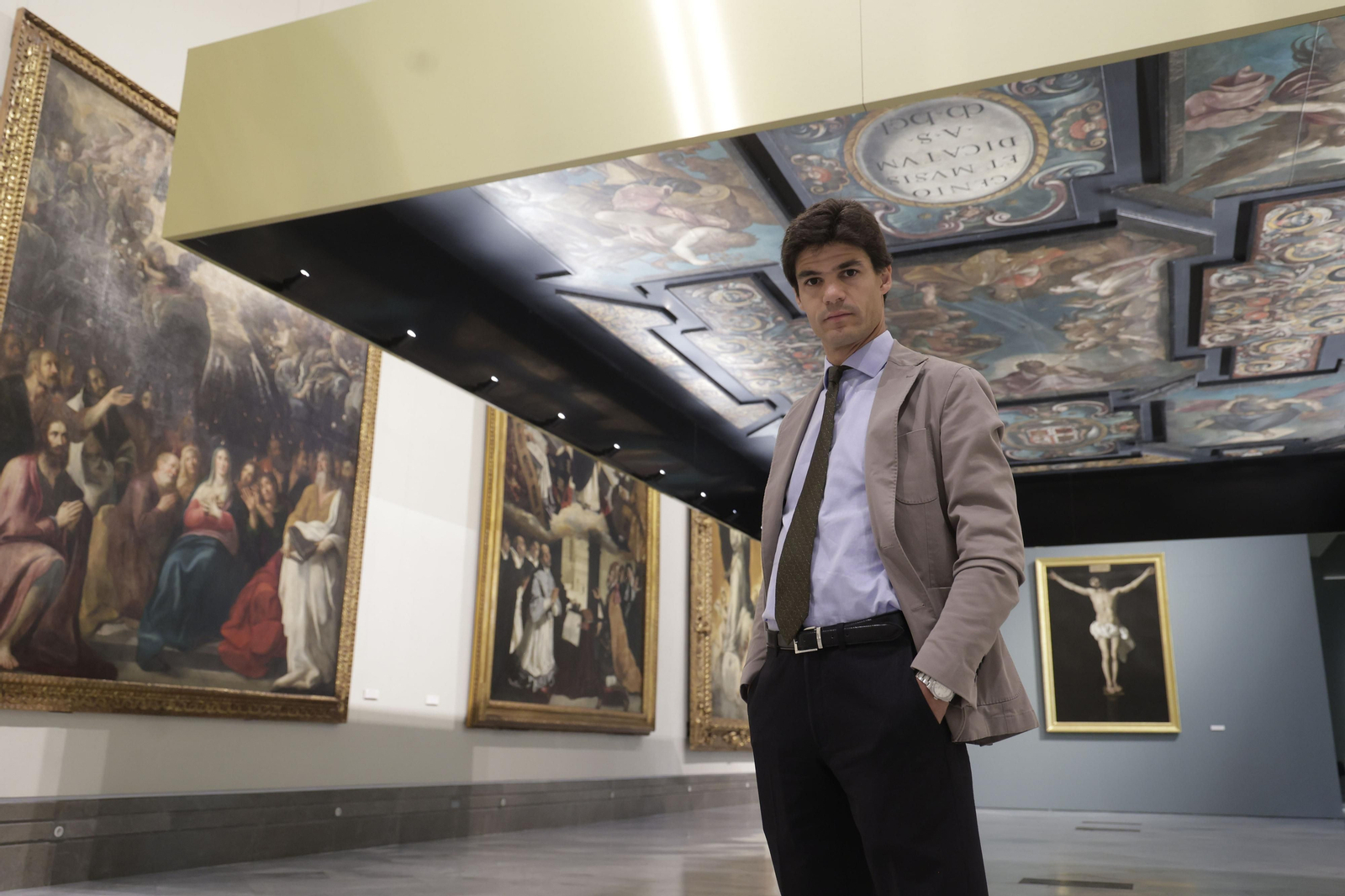 El  matador de toros Pablo Aguado en una de las salas dedicadas a los maestros del barroco.