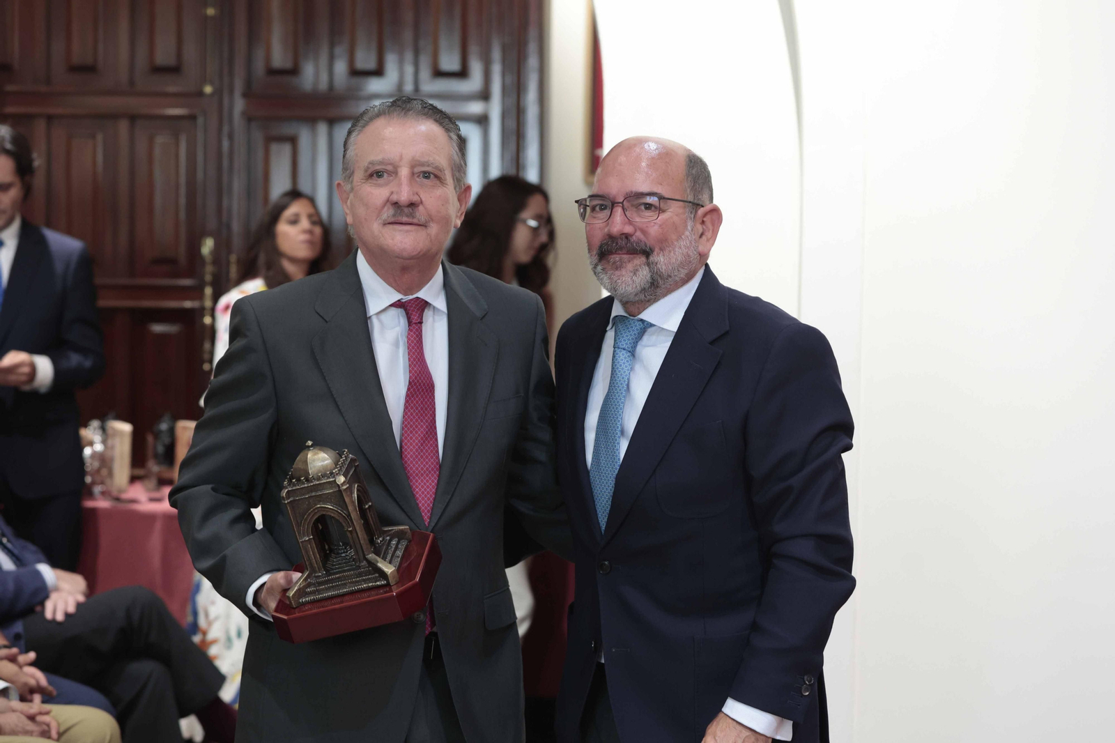 La entrega de Trofeos de la XXVII Exhibición de Enganches de la Feria de Sevilla, todas las fotos