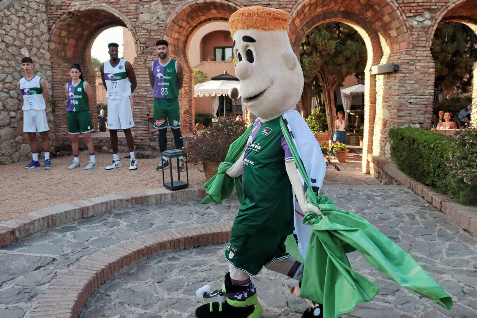 Las fotos de las nuevas camisetas del Unicaja 2023/2024