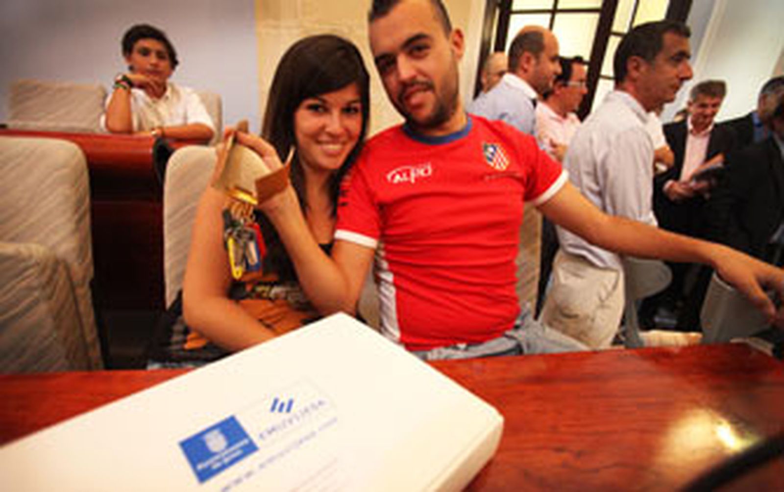 Emuvijesa entrega las llaves de dos nuevas promociones