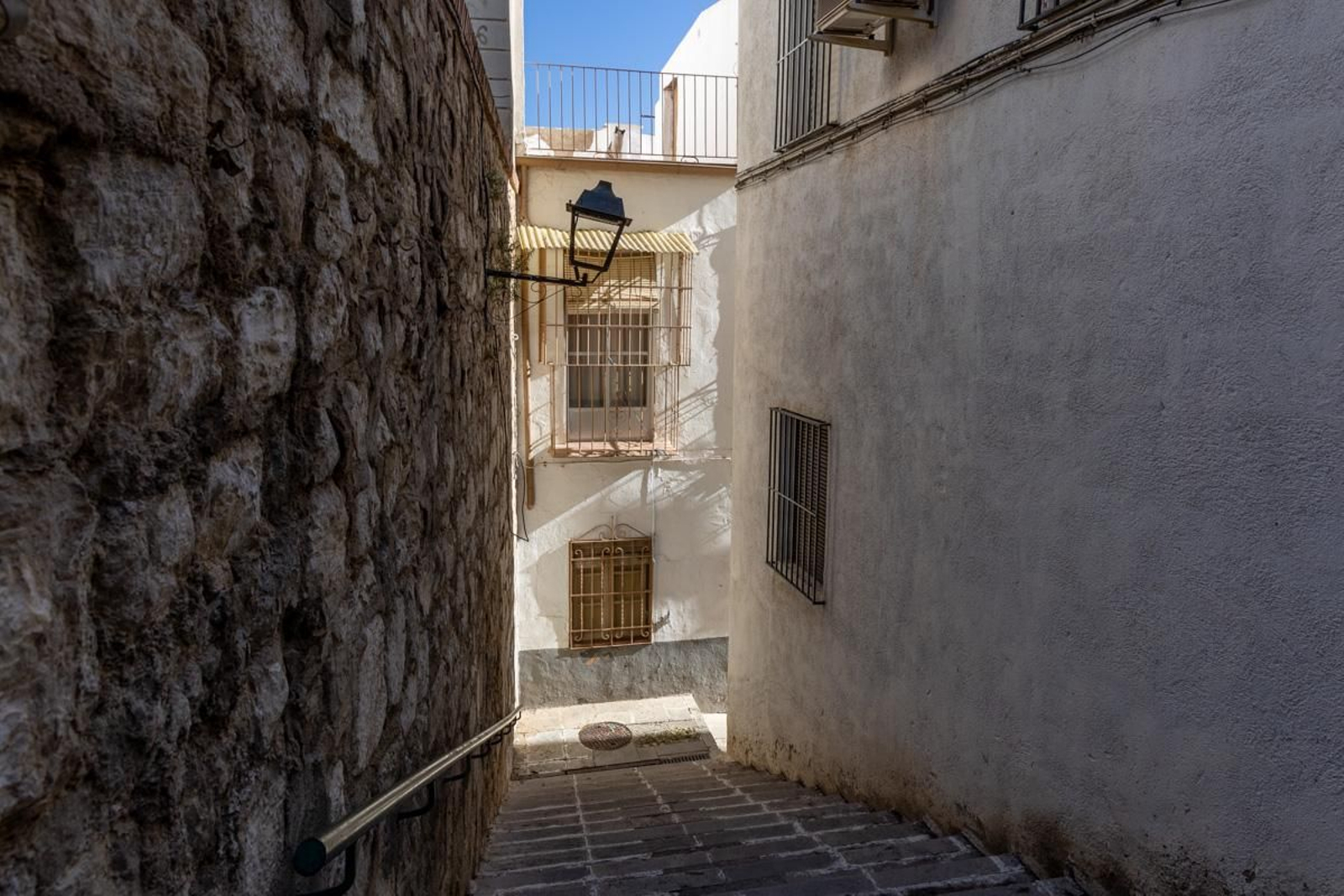 ¿Qué secretos esconde la calle más estrecha de Jaén?