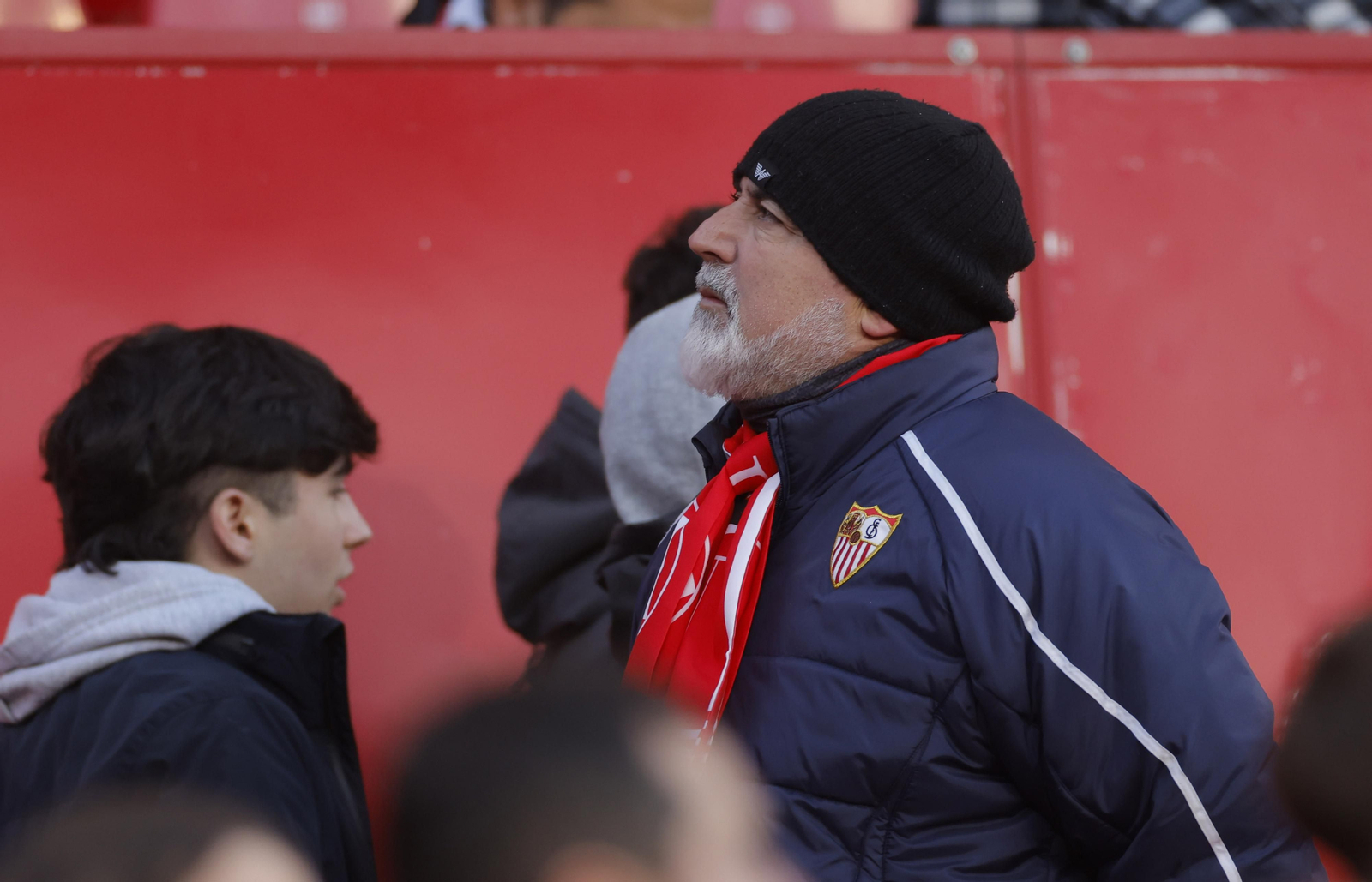 Búscate en las fotos del Sevilla-Elche