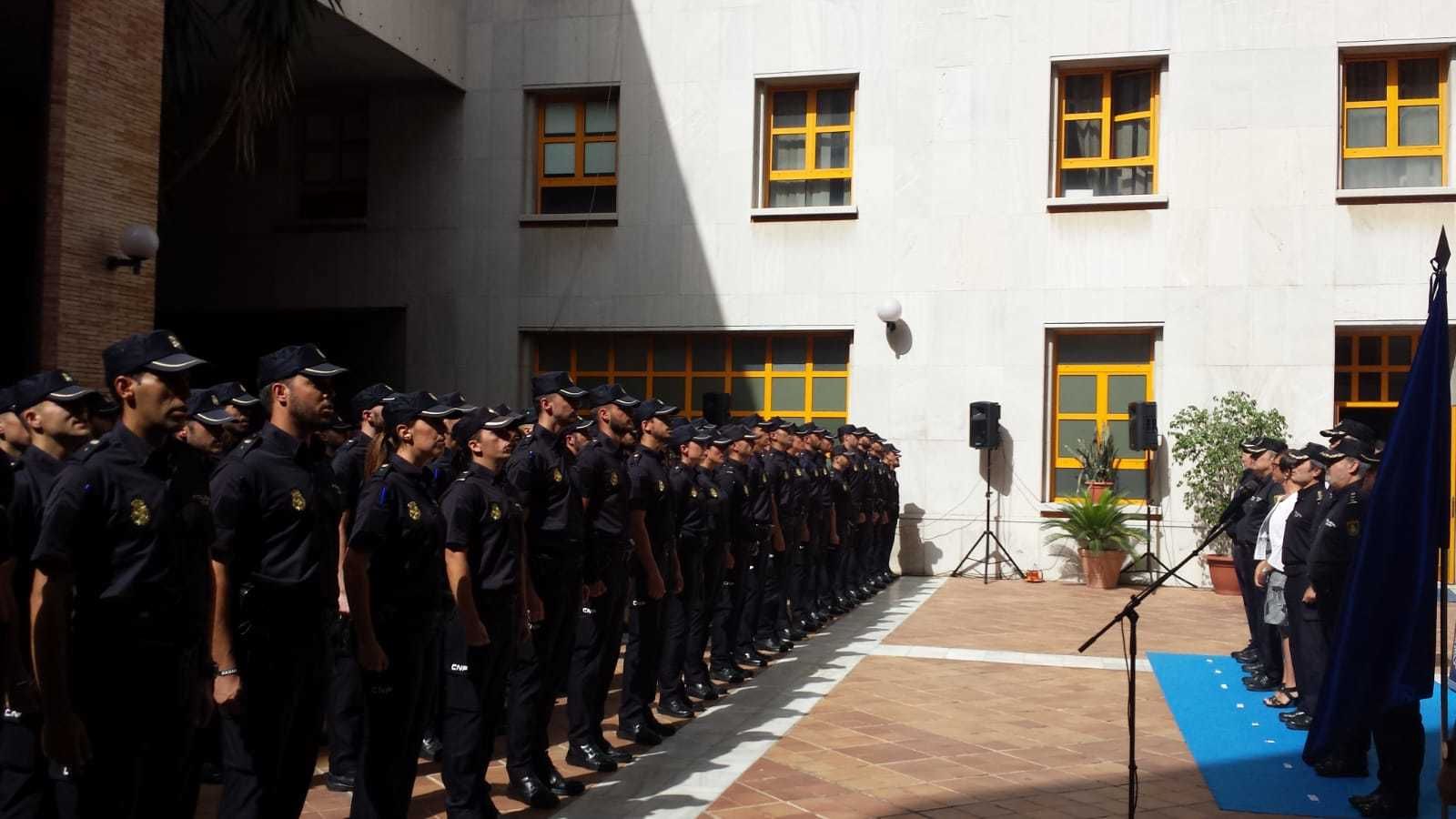 Los 190 policías en prácticas de Málaga, presentados durante el acto institucional en la comisaría provincial