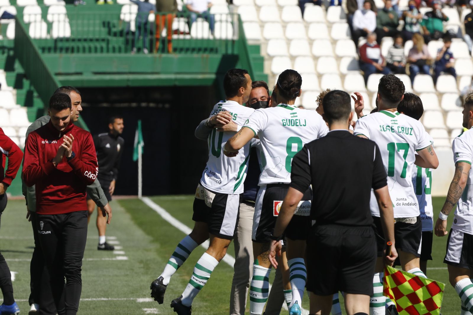 La victoria del Córdoba CF ante el Mensajero, en imágenes