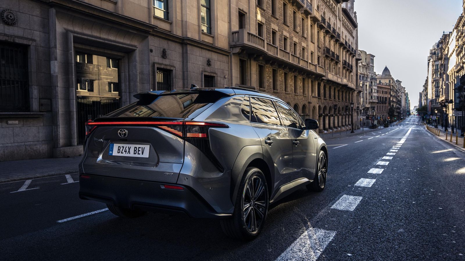 Según Toyota, los clientes que reservaron en la primavera de 2022 este coche empezarán a recibirlo durante las próximas semanas.