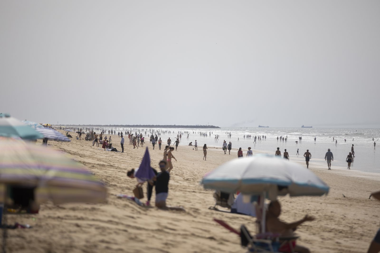 Imágenes del ambiente en las playas en este sábado 8 de abril