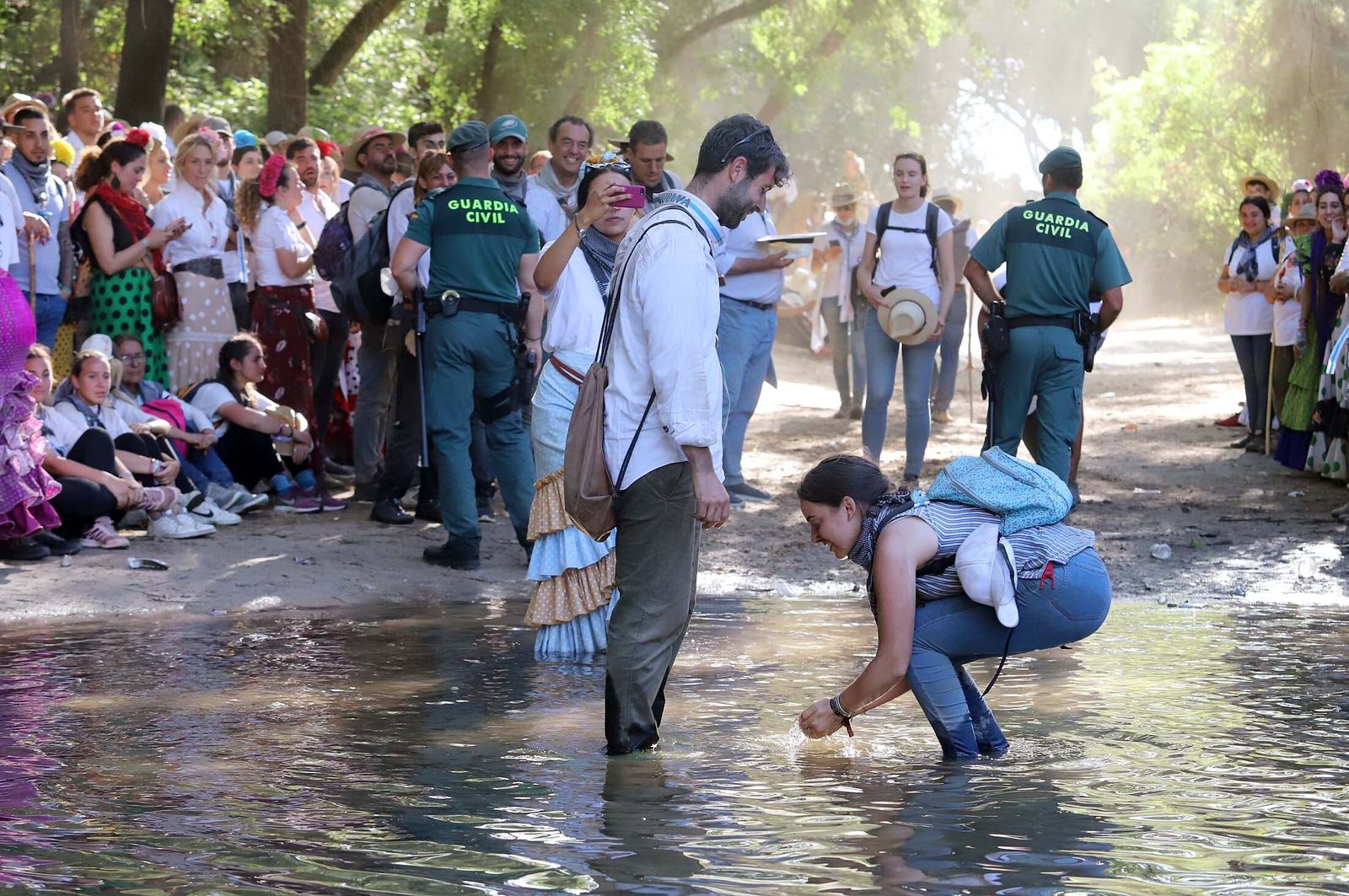 Imágenes de la Hermandad de Huelva a su paso por El Charco